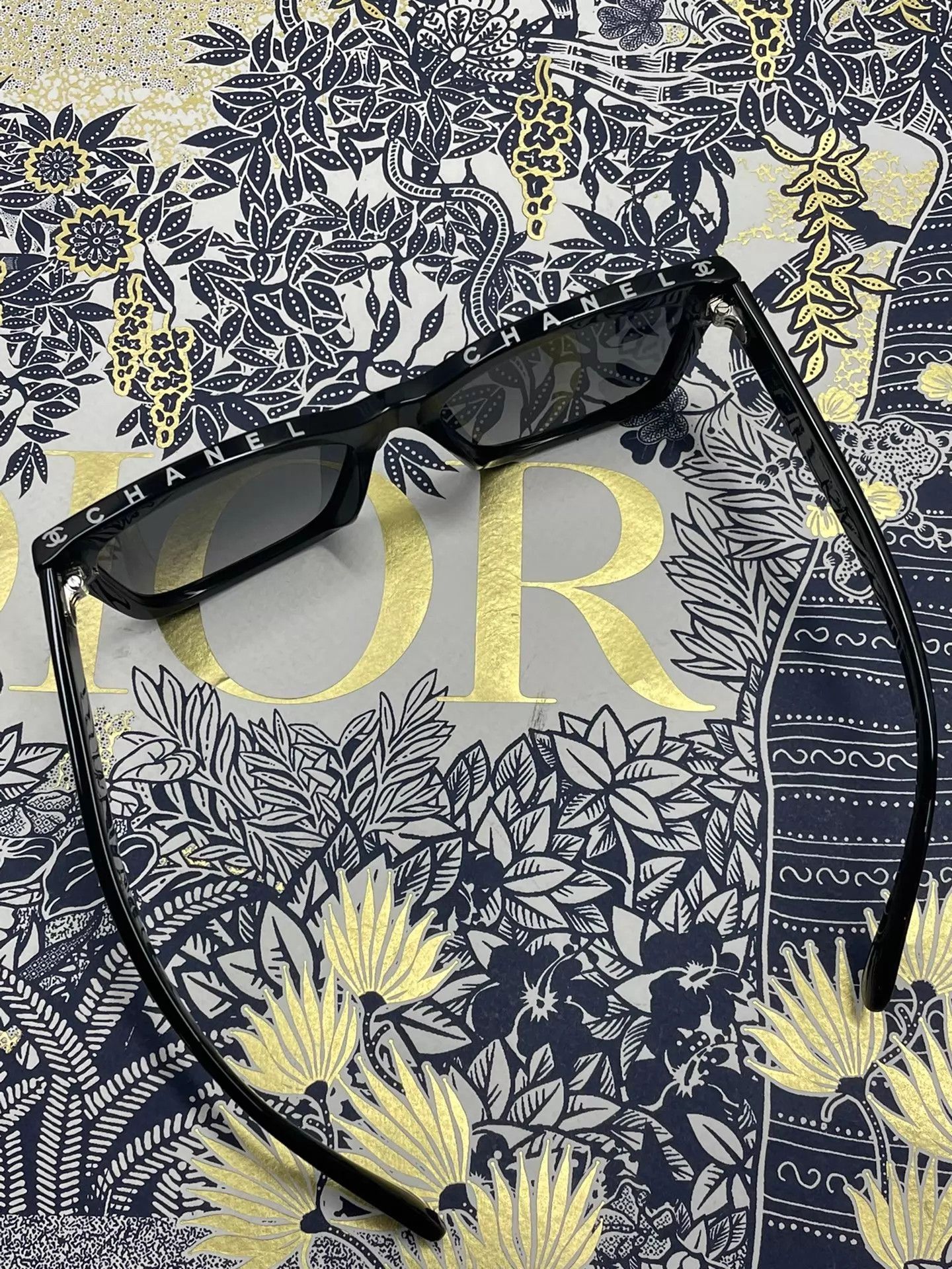 Chanel Chanel Black Logo Border Sunglasses Size ONE SIZE - 5 Thumbnail
