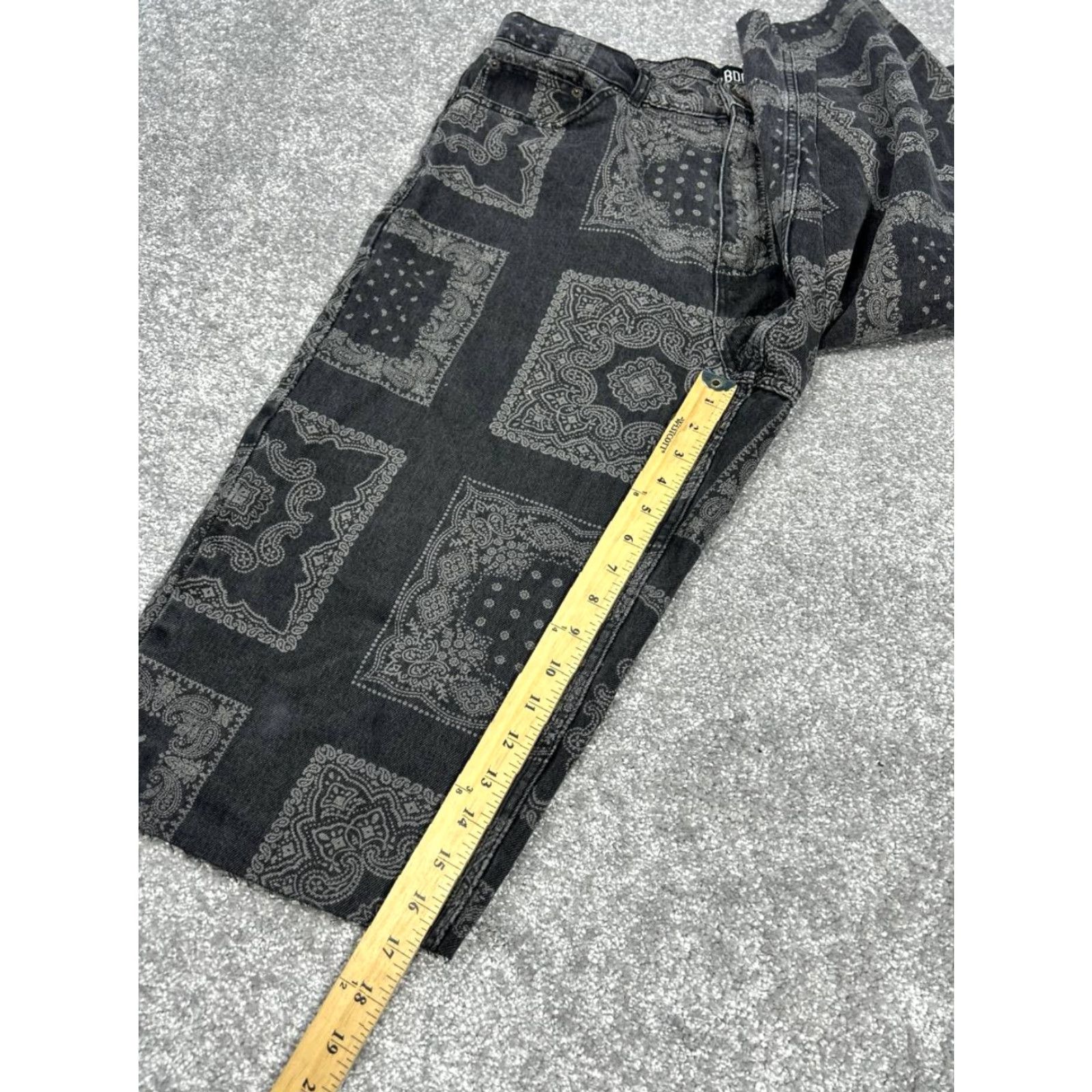 Urban Outfitters VINTAGE Urban Outfitters Capris Mens 34 Denim Gray Bandana Bow 17" Inseam jeans Regular Mens Size US 34 / EU 50 - 5 Thumbnail