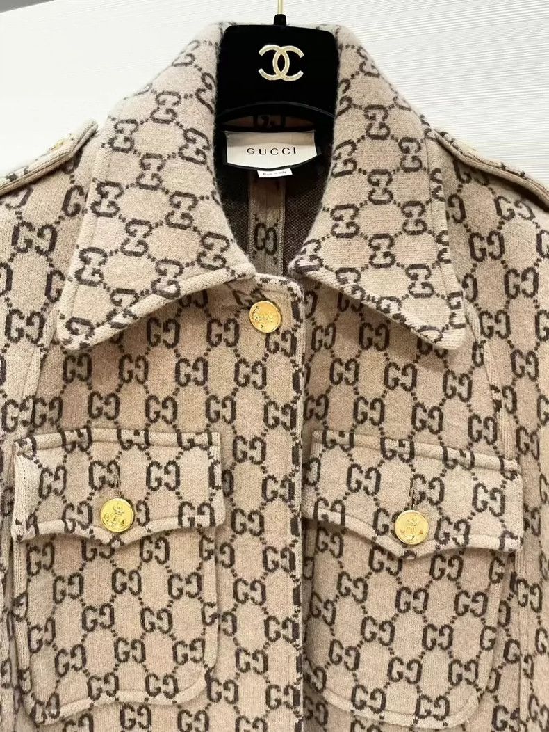 Gucci Gucci Full logo cloak jacket 2501-Nextarrow Size US M / EU 48-50 / 2 - 3 Thumbnail