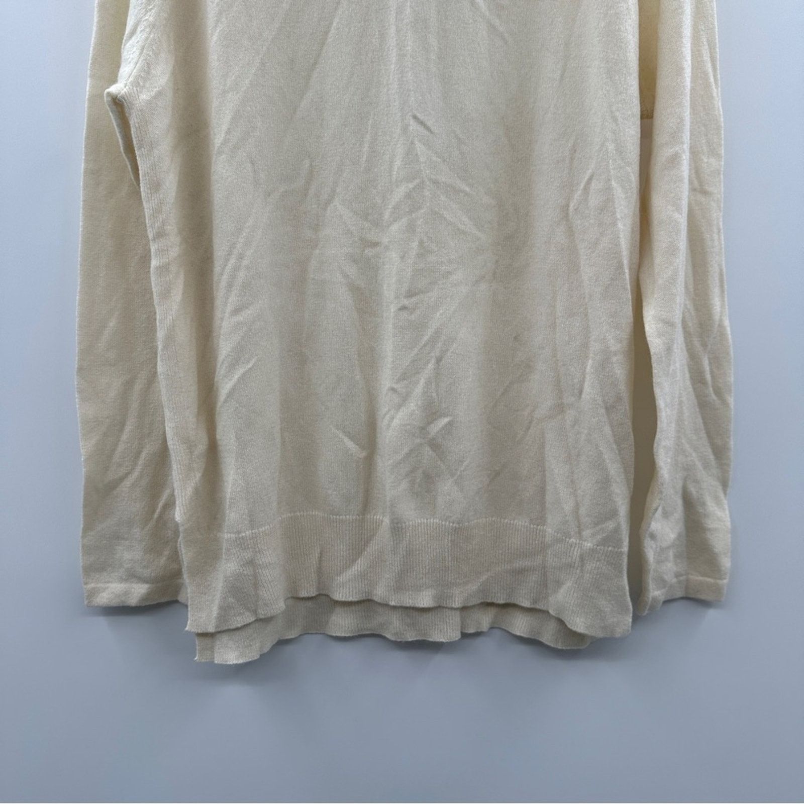 J.McLaughlin J. McLaughlin 100% Cashmere Cream Turtleneck Sweater Sz L Size L / US 10 / IT 46 - 3 Thumbnail