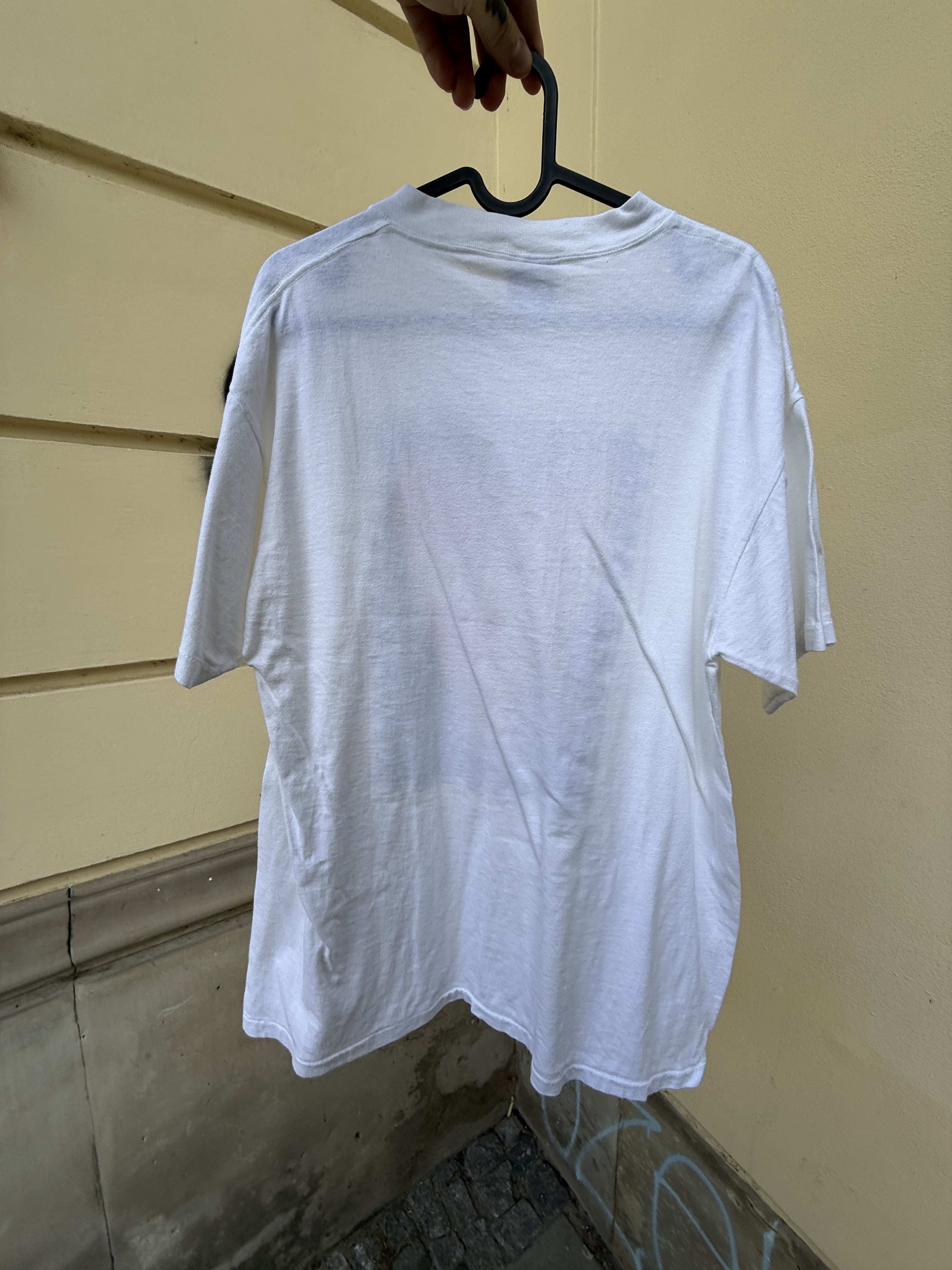 Vintage Vintage 1992 Friends Vintage Chris Roberts Antieau t-shirt L Size US L / EU 52-54 / 3 - 4 Thumbnail