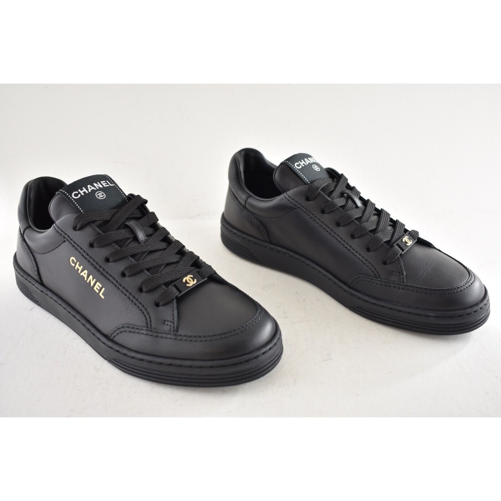 Chanel Chanel 23A Calfskin Leather CC Logo Flat Runner Sneaker 38 Size US 8 / IT 38 - 4 Thumbnail