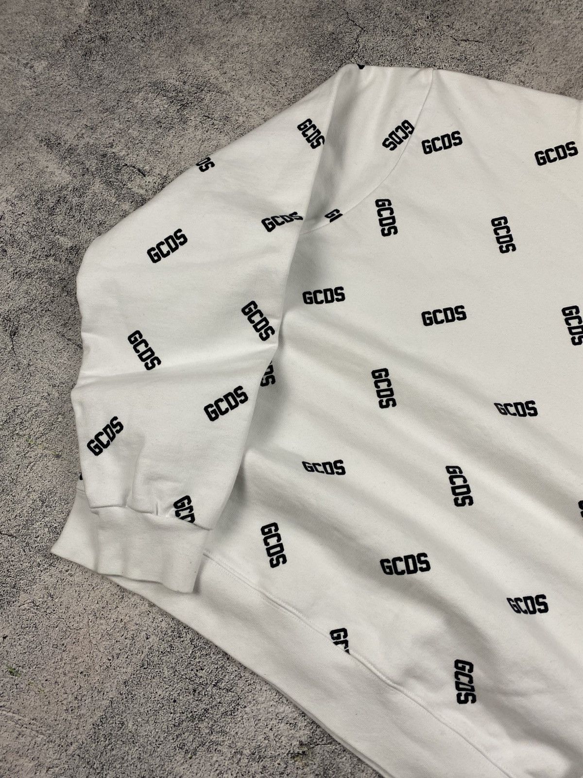 GCDS Rare GCDS Monogram Big Logo Hype Sweatshirt Size US L / EU 52-54 / 3 - 13 Thumbnail