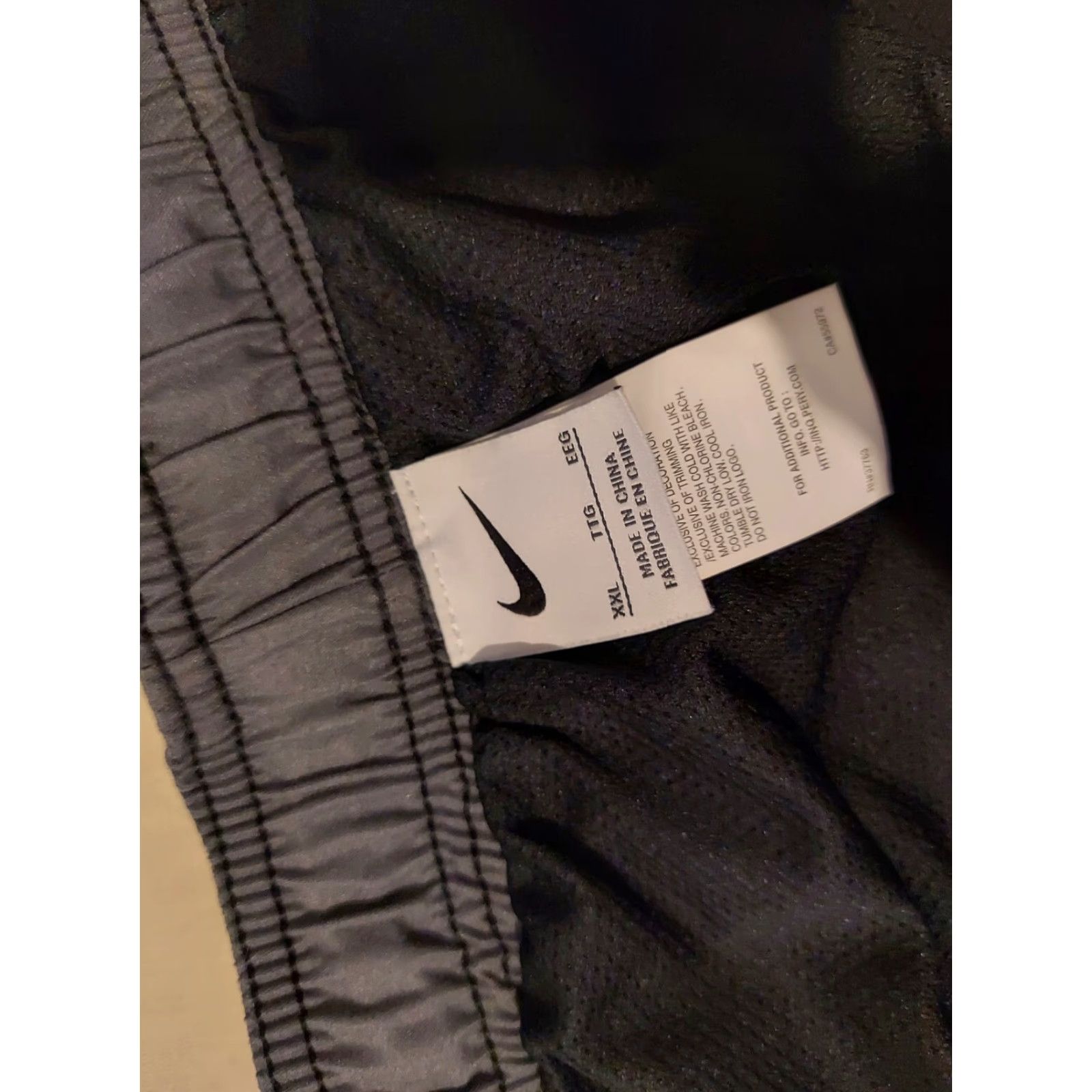 Nike Nike Shorts Mens 2XL Black Trunks Swim Size US 39 - 4 Thumbnail