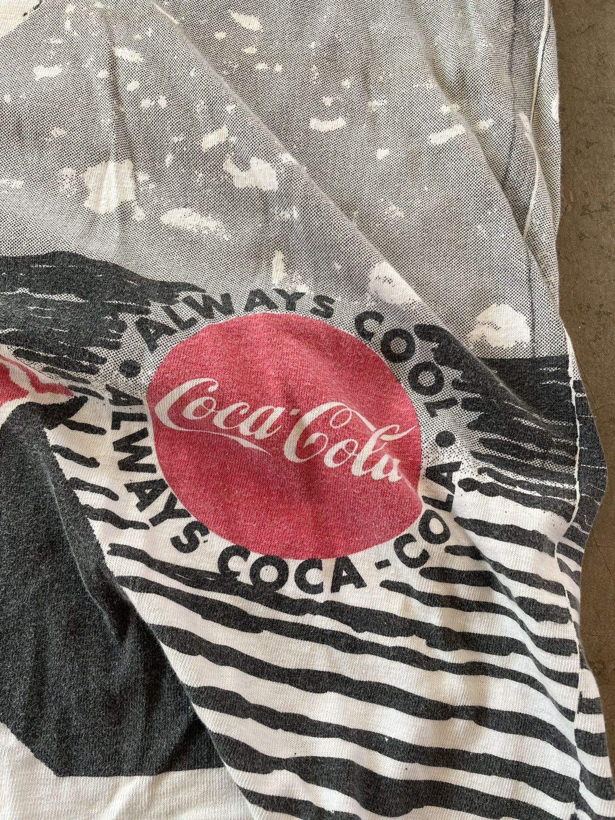 Coca Cola VINTAGE 1994 ALL OVER PRINT COCA COLA BASKETBALL TEE Size US M / EU 48-50 / 2 - 3 Thumbnail