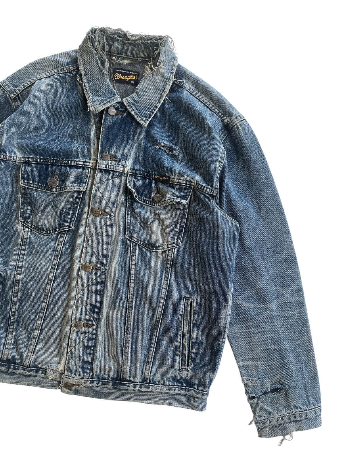 Vintage Thrashed!!! Vintage Wrangler Trucker Jacket Distressed Size US XL / EU 56 / 4 - 6 Thumbnail