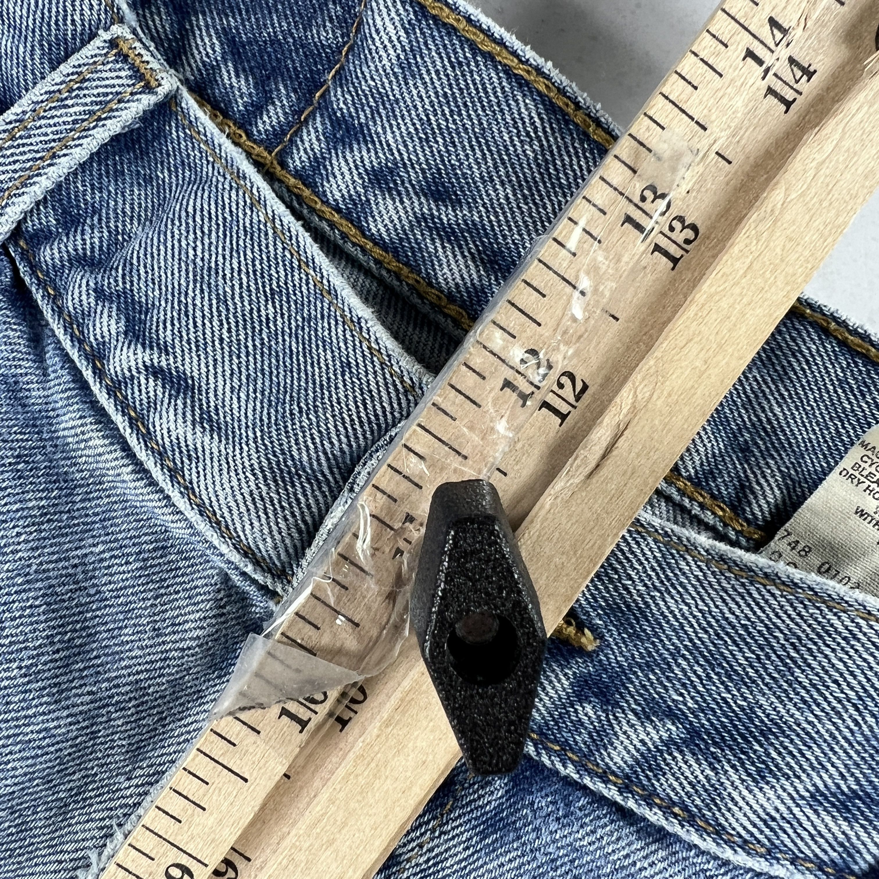 Levi's × Vintage Y2K Levi's Jeans 560 Comfort Loose Tapered Blue Faded Denim Size US 33 - 20 Thumbnail