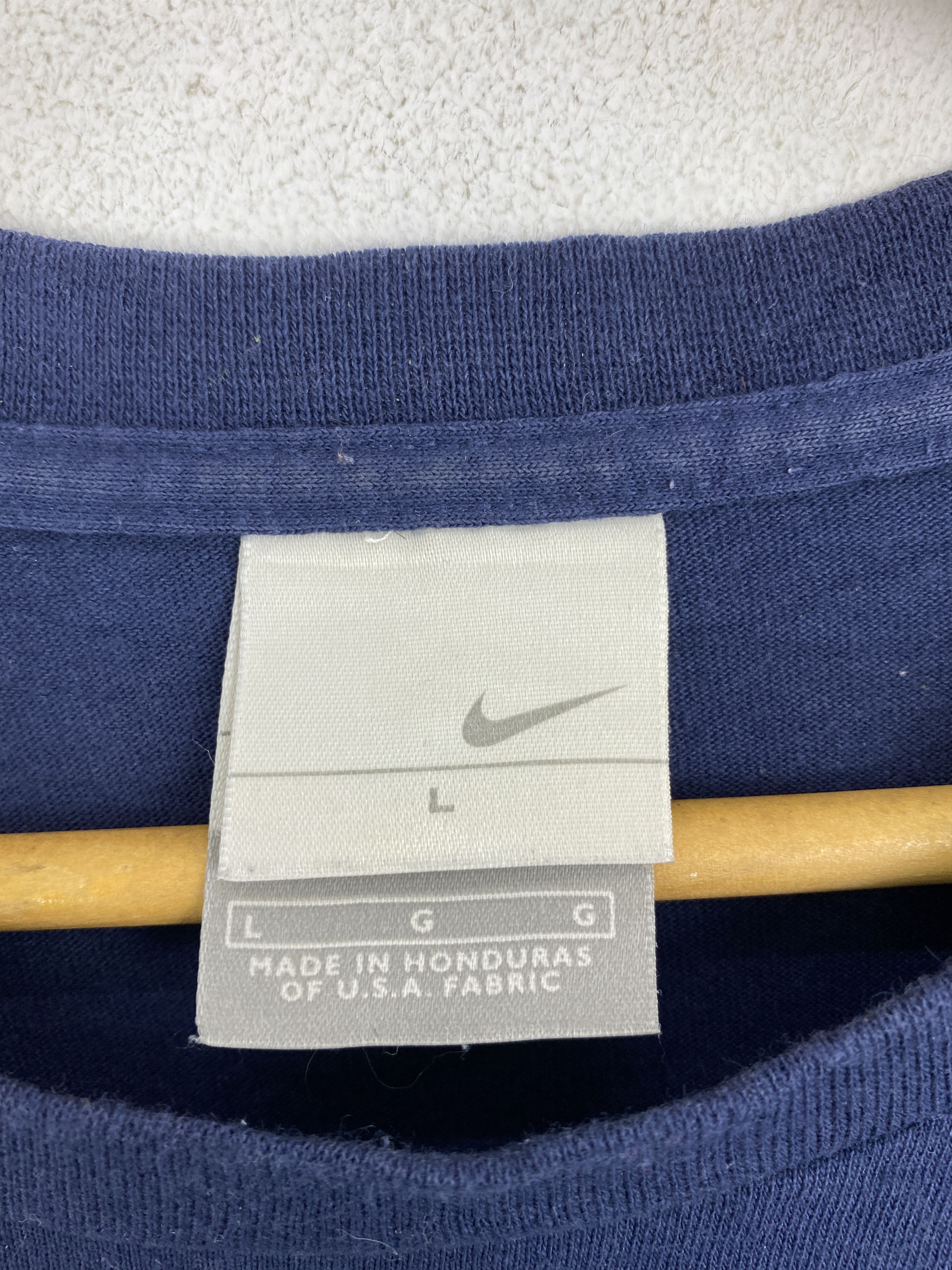 Nike × Vintage Vintage Y2k Nike Logo Crewneck T Shirt TA0704 Size US L / EU 52-54 / 3 - 5 Thumbnail