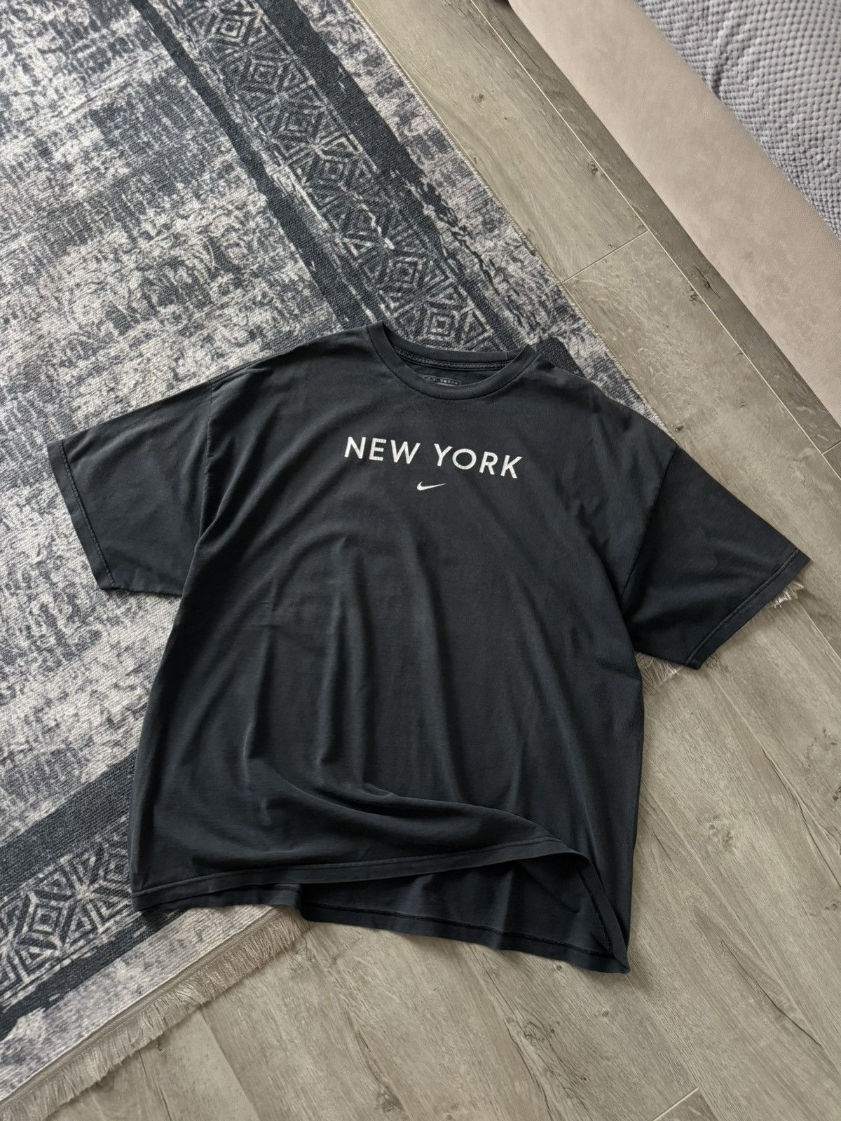 Nike Nike Vintage New York Logo Swoosh Washed Box Fit T Shirt Size US XL / EU 56 / 4 - 1 Thumbnail