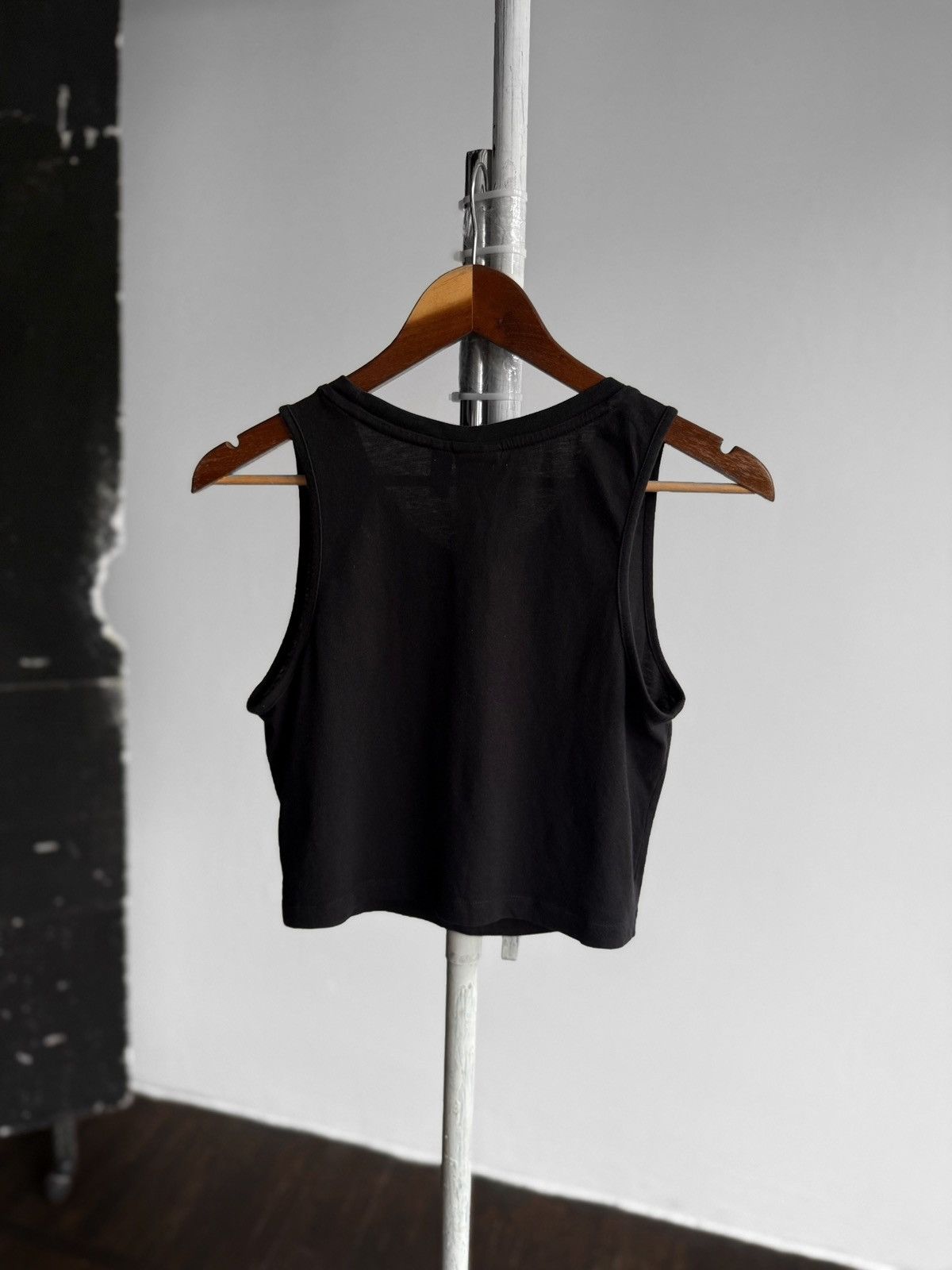 Adidas Adidas Womens Black Cropped Tank Top Center Print Logo Size XS / US 0-2 / IT 36-38 - 3 Thumbnail