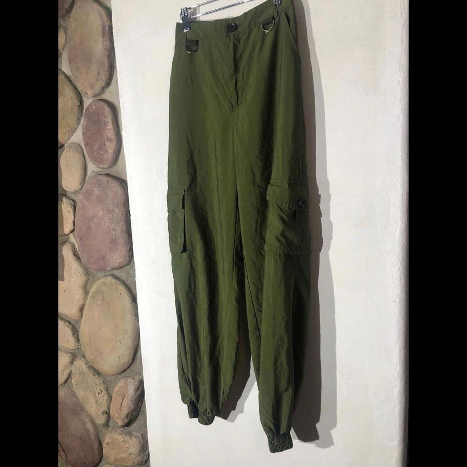 & Other Stories Green cargo pants with side pockets and loop rings at waist Size 25" / US 0 / IT 36 - 4 Thumbnail