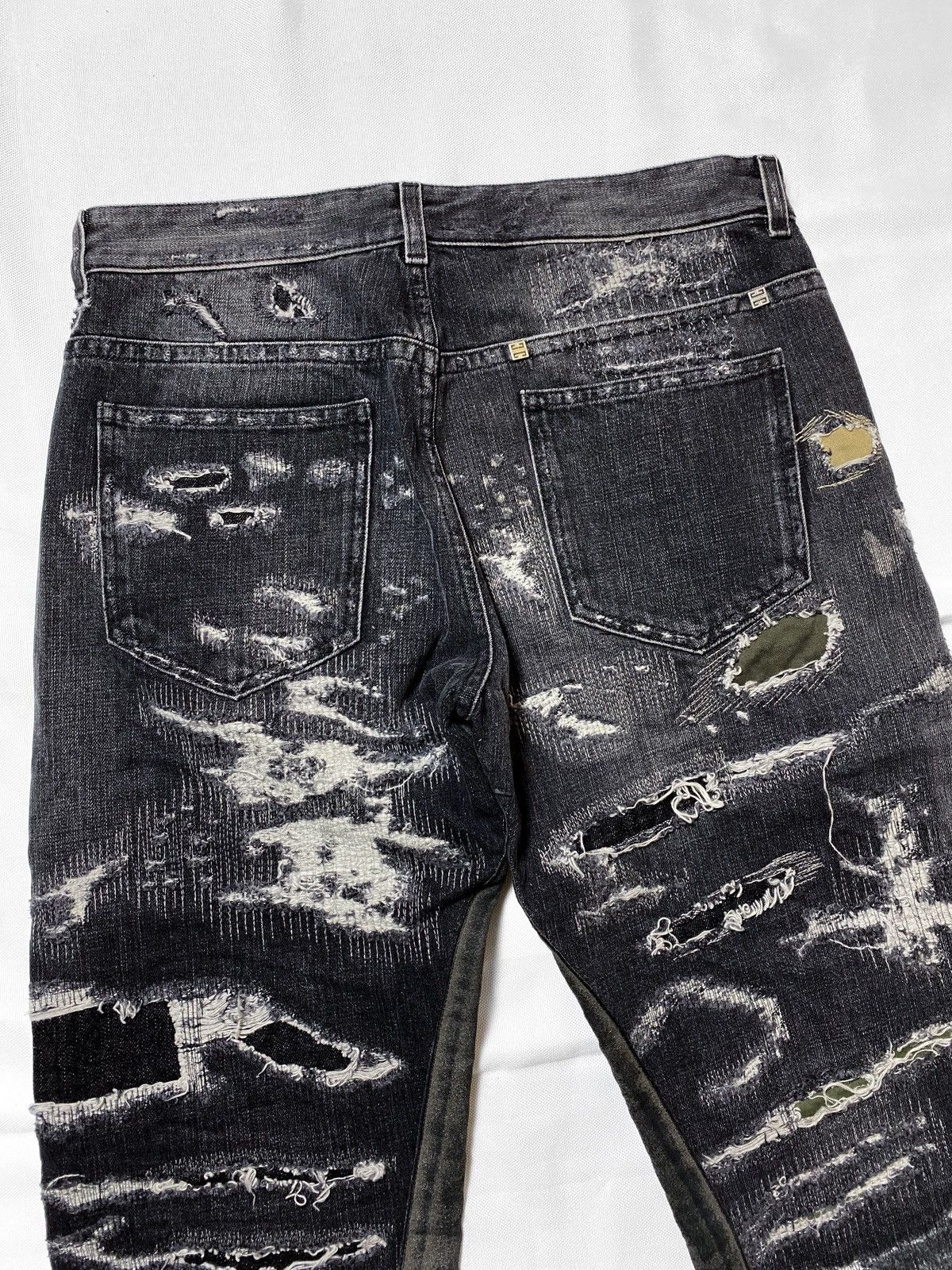 Givenchy GIVENCHY DESTROYED BORO REPAIRED JEANS Size US 32 / EU 48 - 5 Thumbnail