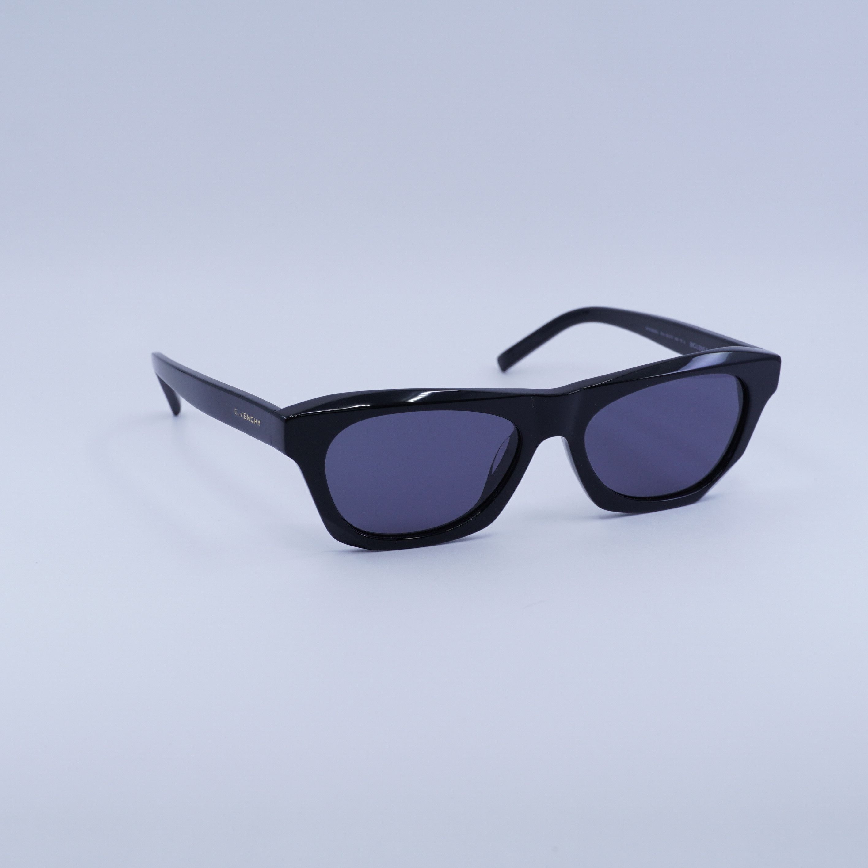 Givenchy 🕶️ New Givenchy GV40026U 01A Black Sunglasses Size ONE SIZE - 2 Thumbnail