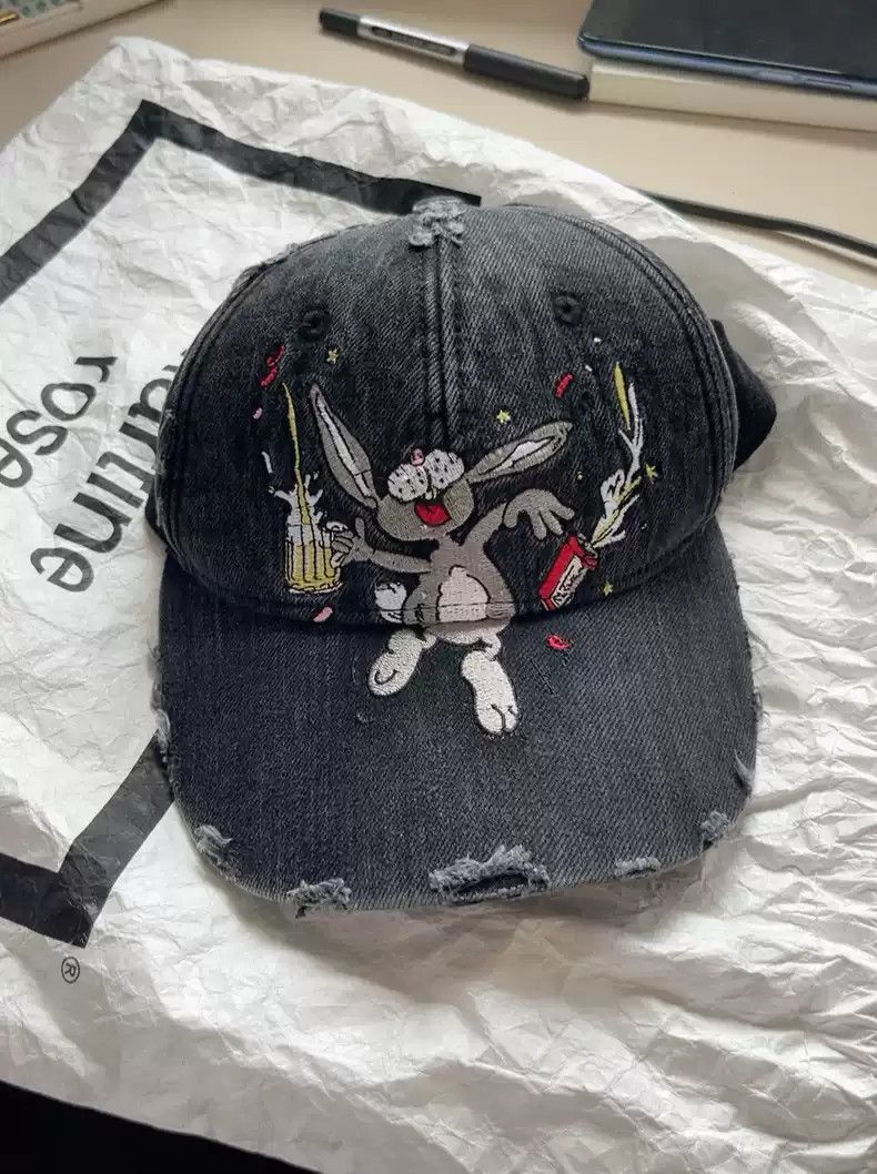 Martine Rose Martine Rose Bugs Bunny made old destruction hats Size ONE SIZE - 1 Thumbnail