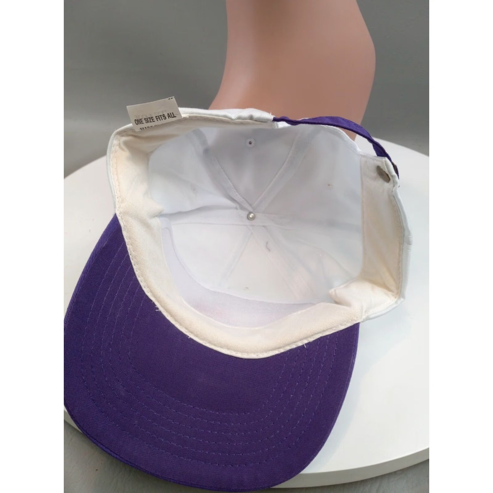 Vintage VINTAGE Crown Royal Snapback White Hat Purple Bill 90s Adjustable Mens Cap Size ONE SIZE - 5 Thumbnail