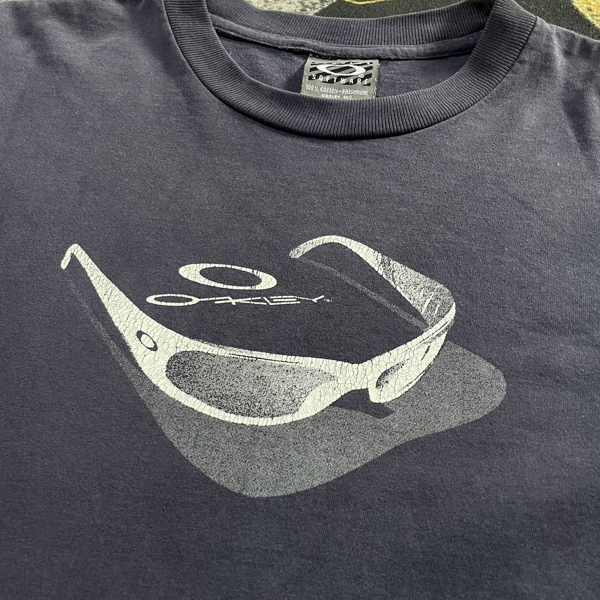 Oakley × Vintage 💥- 90s Oakley Center Logo Perfect Sunfaded Tees Size US XS / EU 42 / 0 - 3 Thumbnail