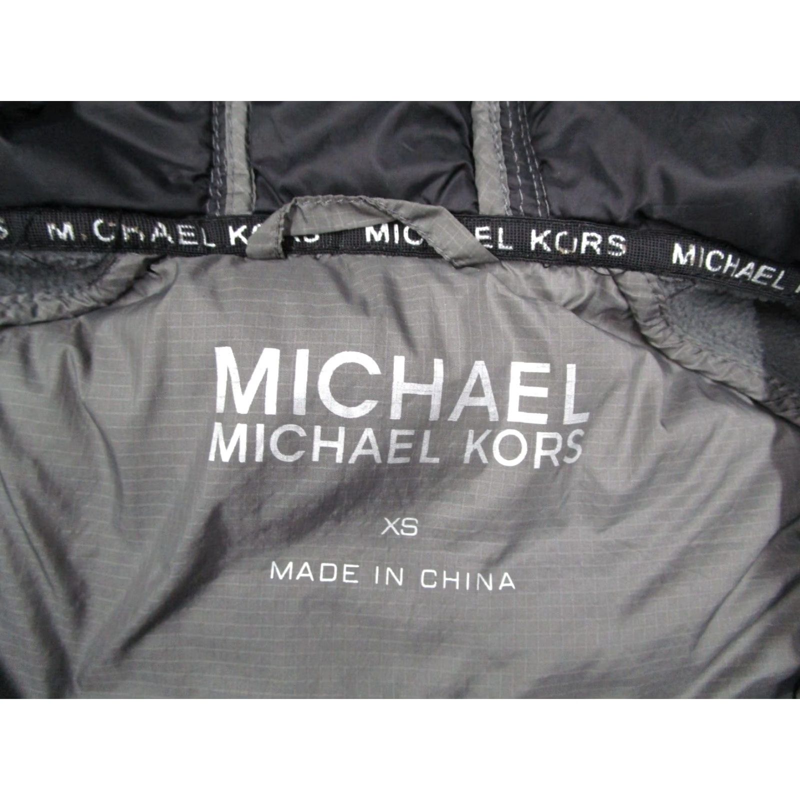 Michael Kors Michael Kors Jacket Women XS Gray Down Full Zip Quilted Hooded Size XS / US 0-2 / IT 36-38 - 3 Thumbnail