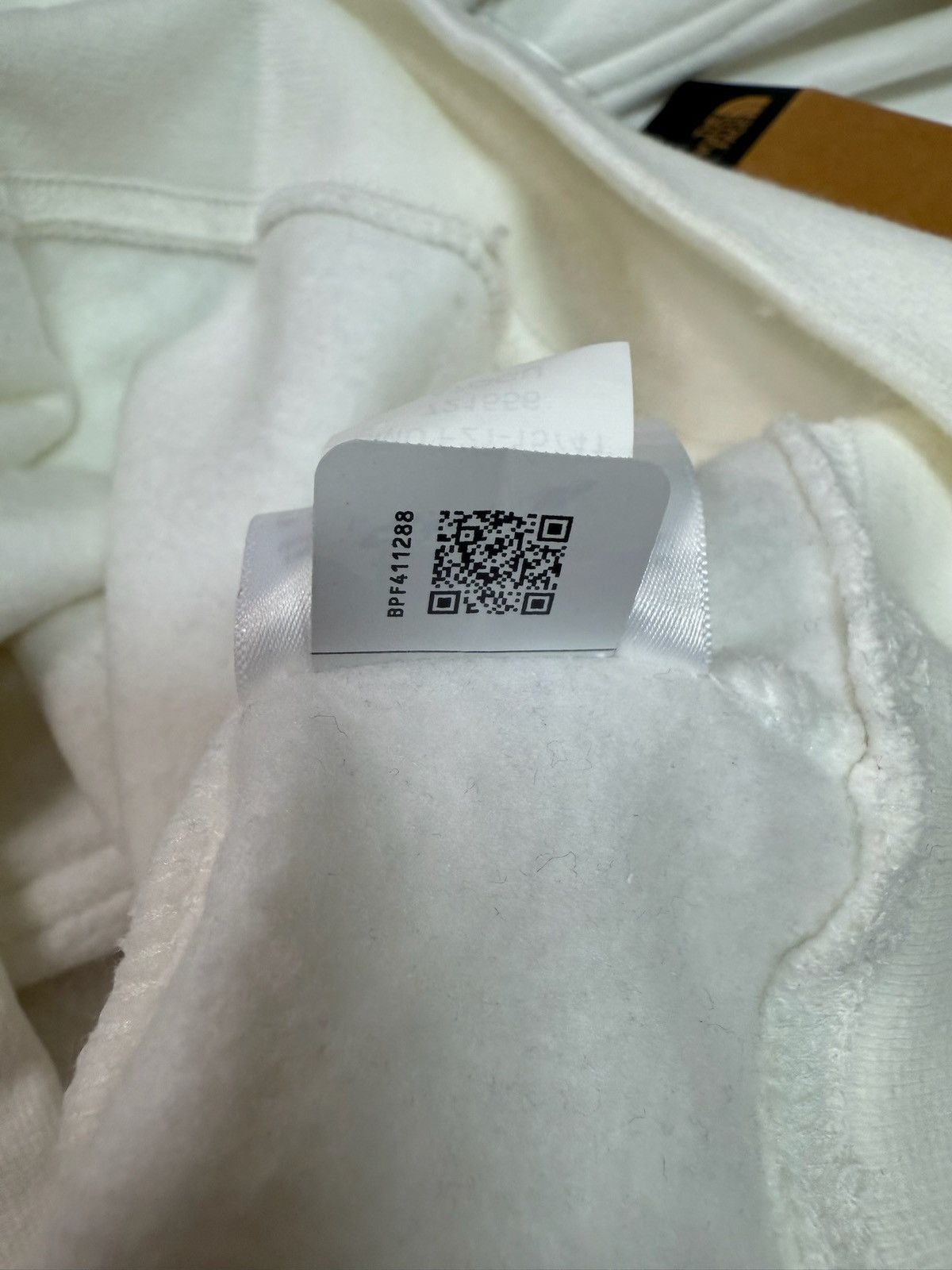 Supreme × The North Face Supreme x The North Face Lenticular Hoodie White Small FW21 Size US S / EU 44-46 / 1 - 11 Thumbnail