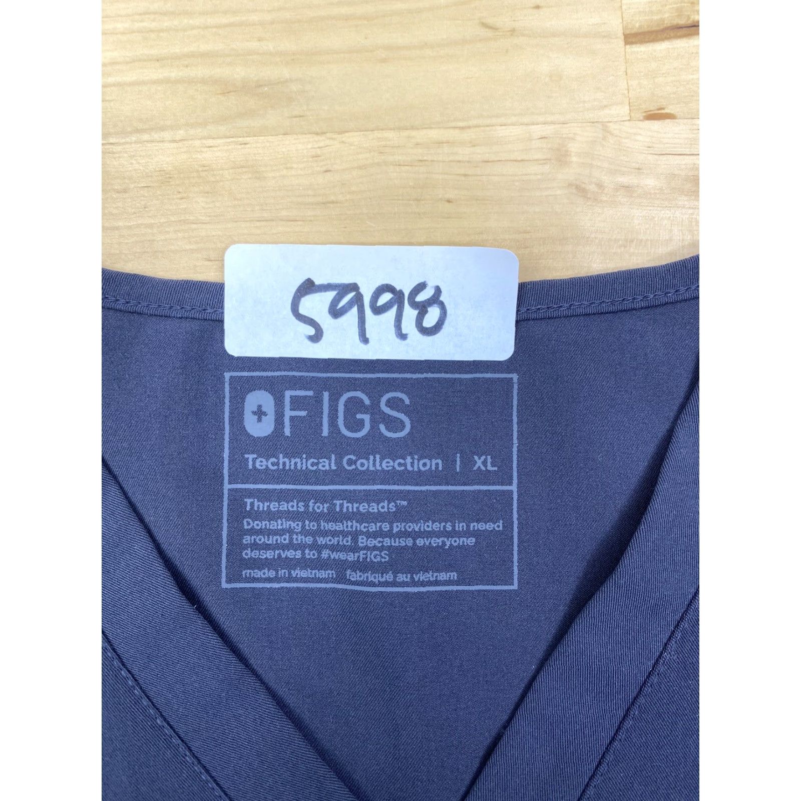Vintage FIGS Technical Collection Scrub Top XL Womens Gray Hospital Work #5998 Size XL / US 12-14 / IT 48-50 - 3 Thumbnail