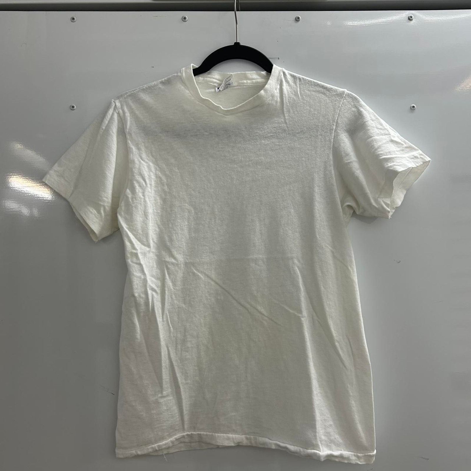 Hanes VTG 80s White Hanes cotton thin t-shirt Size US M / EU 48-50 / 2 - 1 Thumbnail