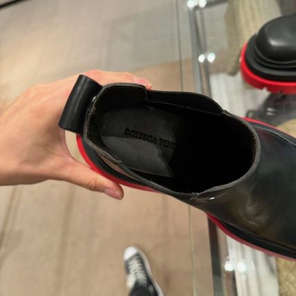 o1loc1c0324 630300 Tire Ankle Chelsea Boots in Black