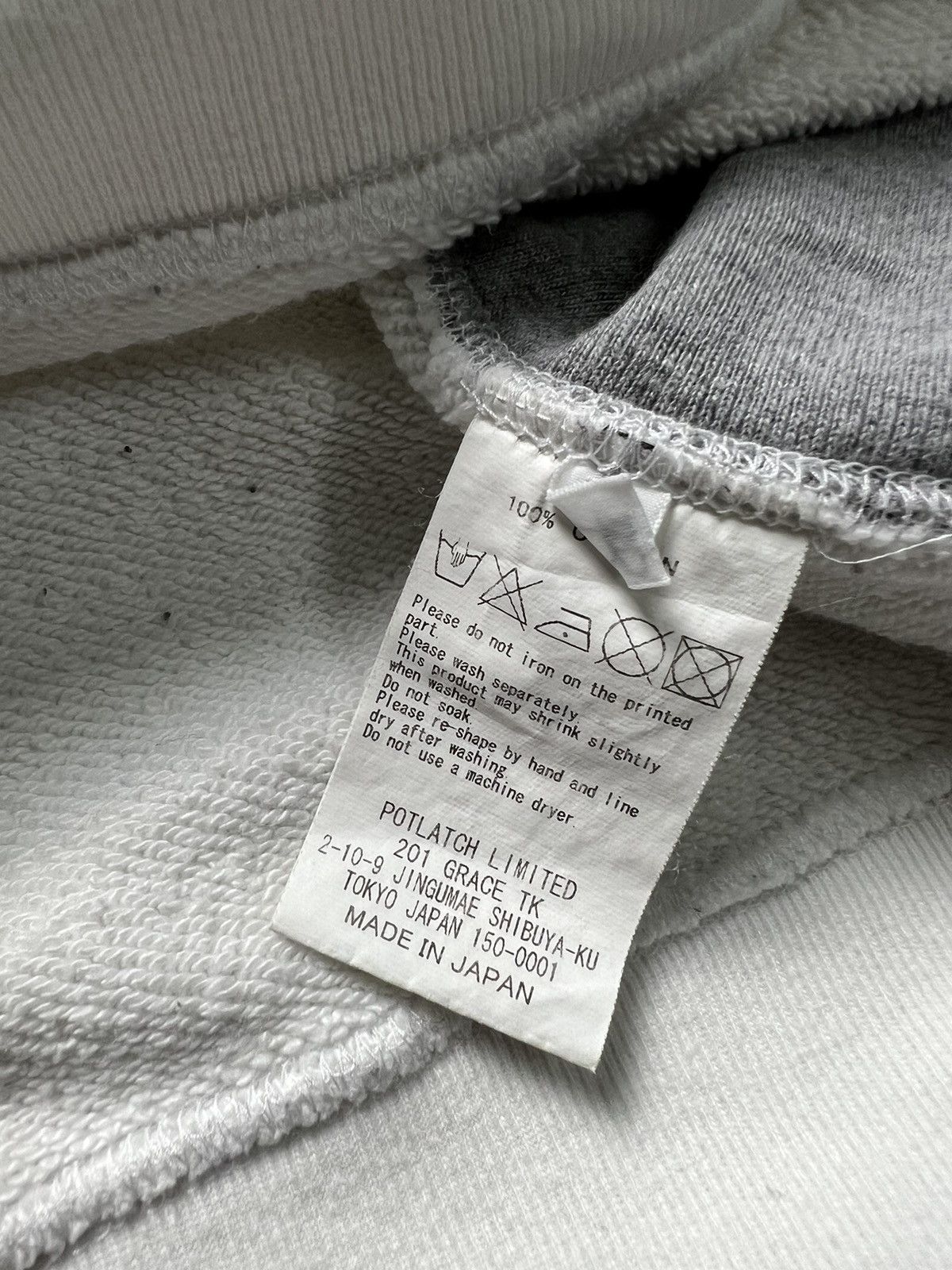 Cav Empt Cav Empt Crewneck "Embrace The Rain Art" Size US M / EU 48-50 / 2 - 5 Thumbnail