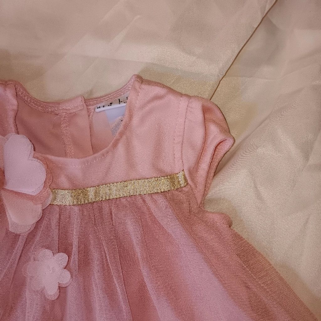 Nicole Miller Nicole Miller designer baby dress. 6-9m very pretty. EUC Size M / US 6-8 / IT 42-44 - 2 Thumbnail