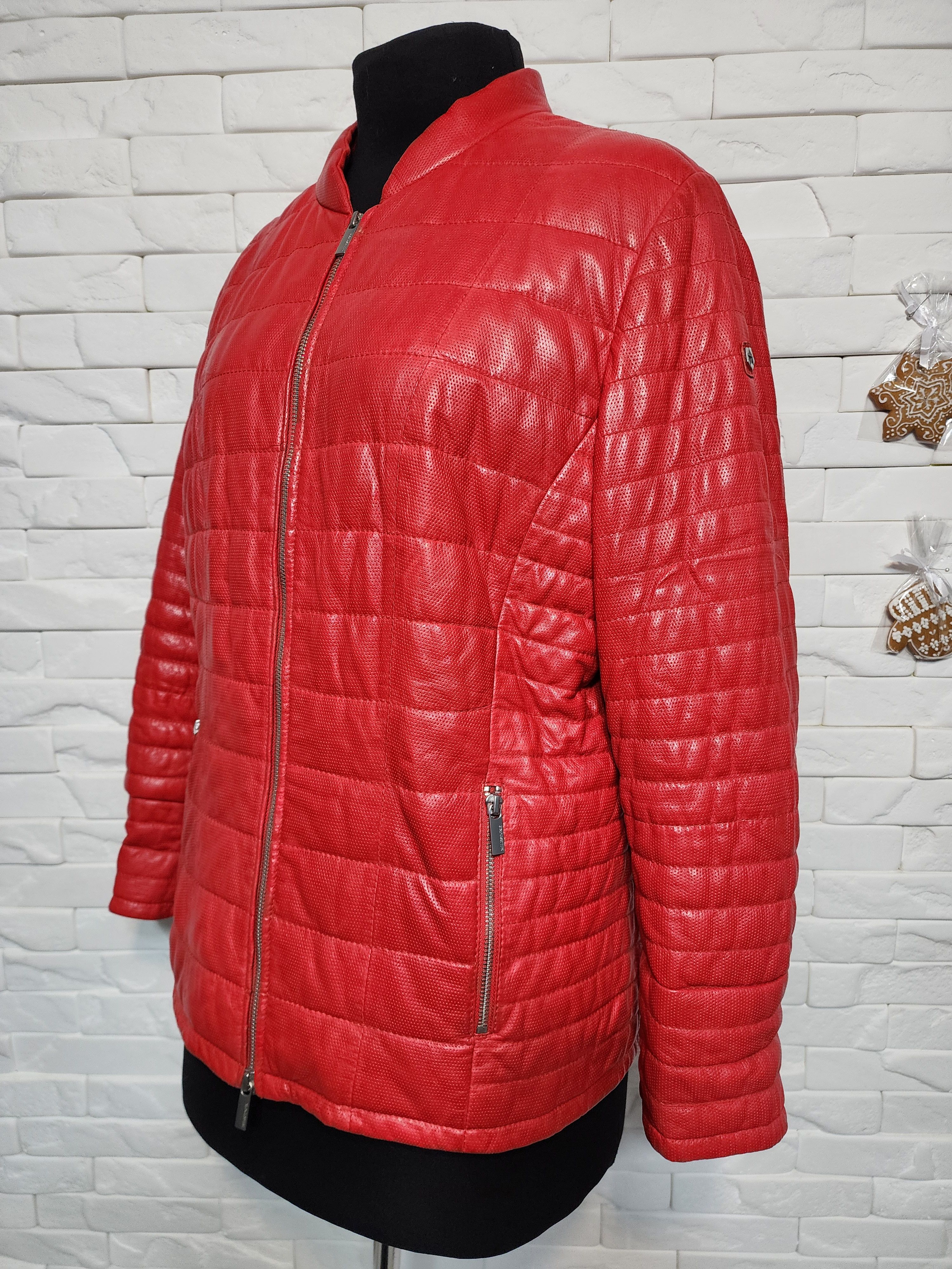 Uniqlo Red Leather Women's Jacket: Sporty Leather with Metal Zipper Size XL / US 12-14 / IT 48-50 - 2 Thumbnail