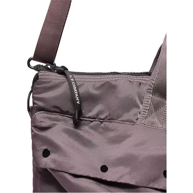 C.P. Company o1g2r1mq0524 Size: OS Tote Bag in Black Size ONE SIZE - 5 Thumbnail