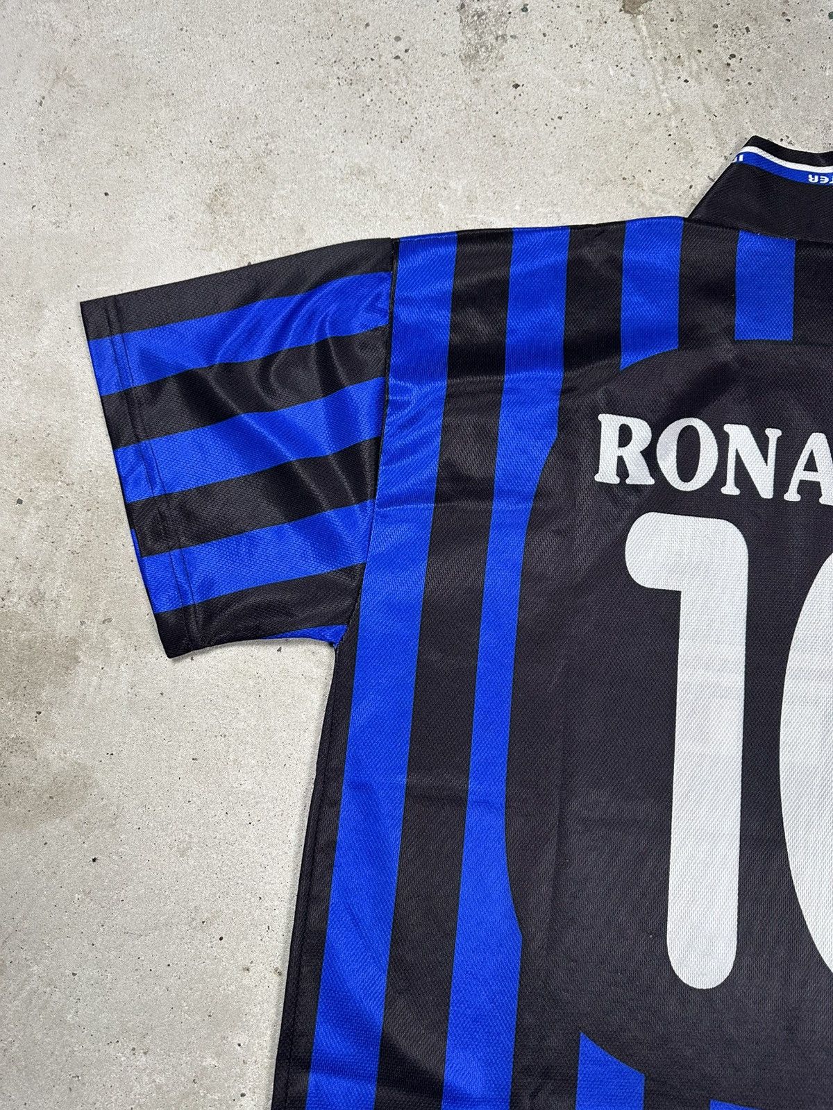 Other Vintage 1997/1998 Inter Milan Ronaldo Nazario Home Jersey Size US XL / EU 56 / 4 - 5 Thumbnail