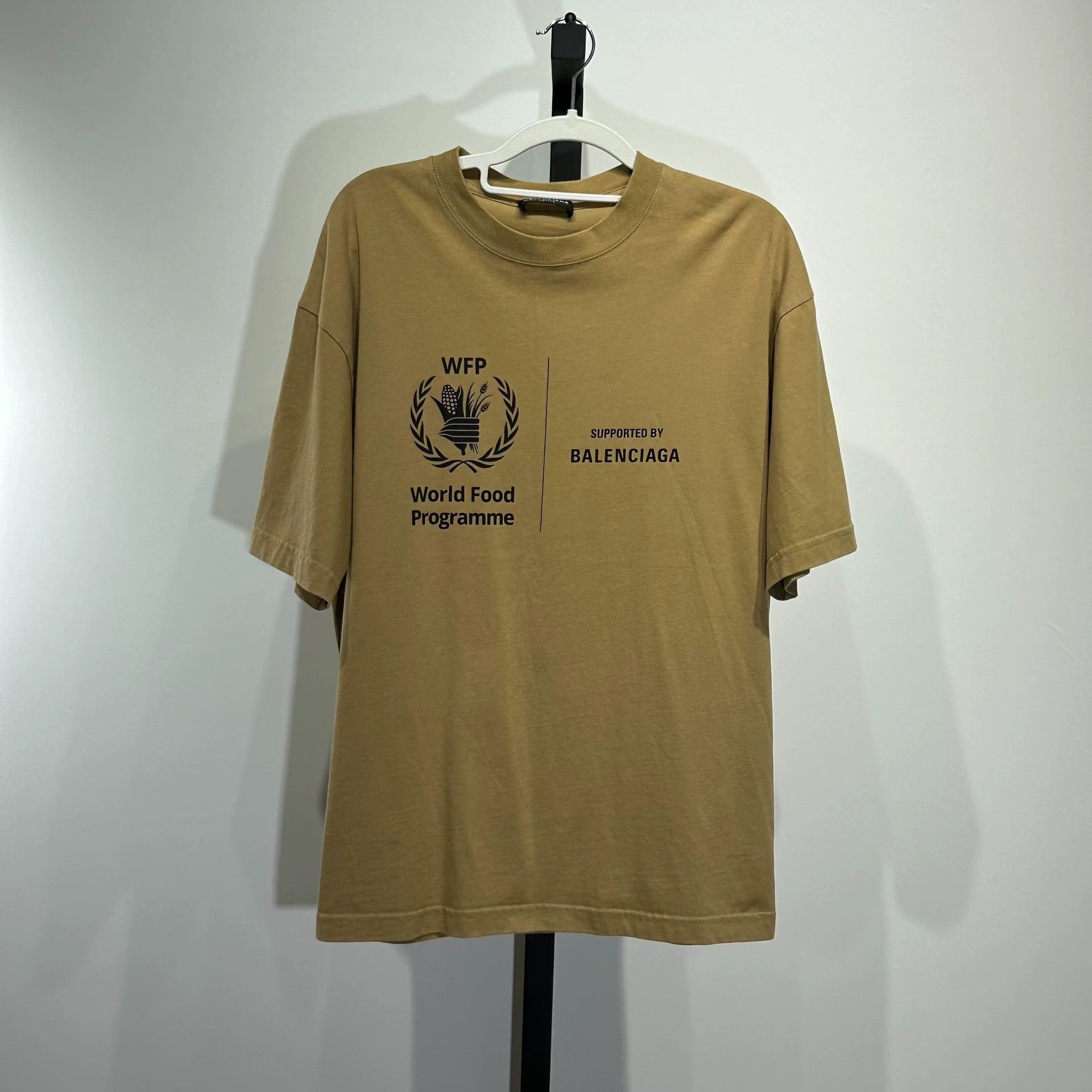 Balenciaga Balenciaga Men's Round Neck T-shirt Short Sleeve Size US XS / EU 42 / 0 - 1 Thumbnail