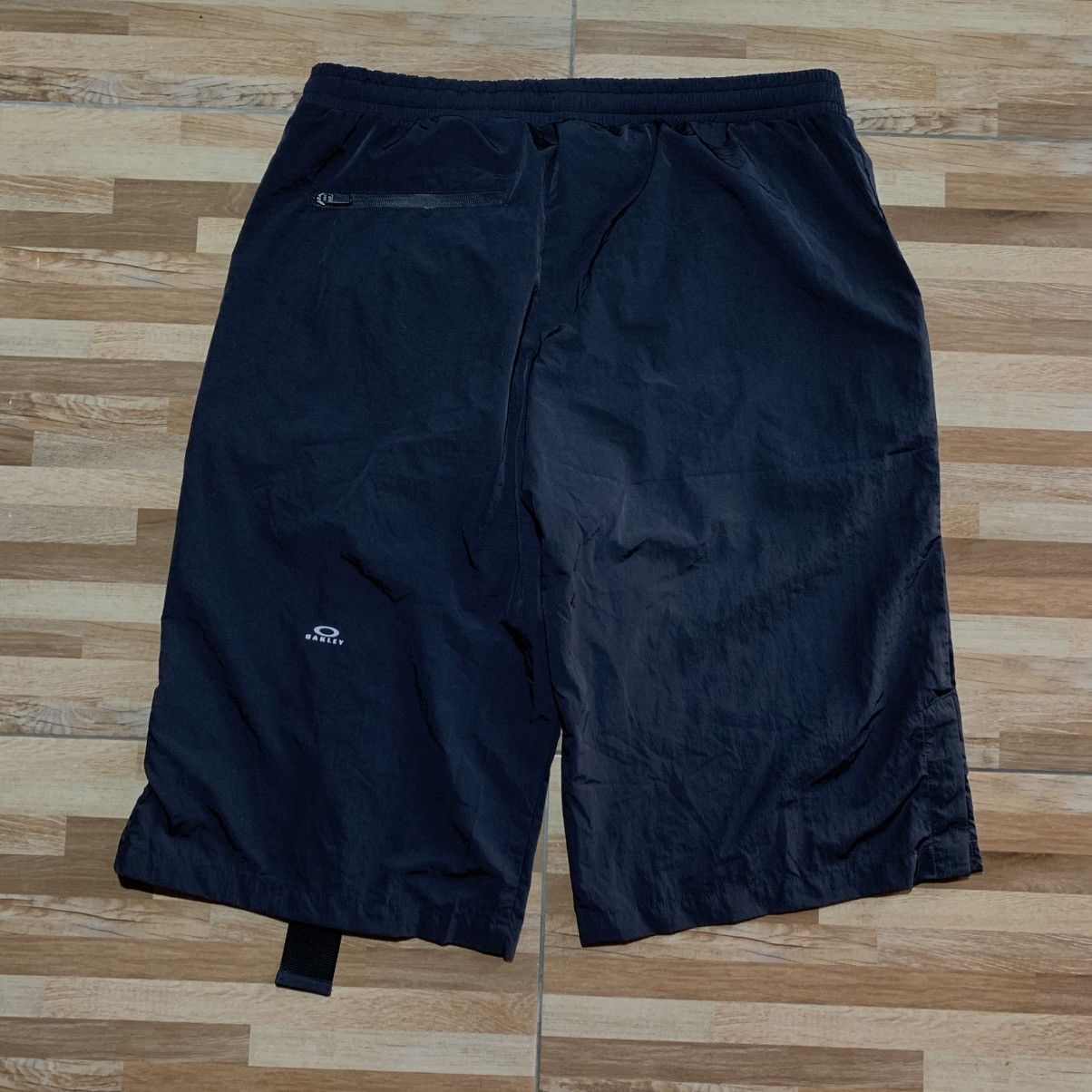 Oakley × Samuel Ross Oakley x Samuel Ross Blackout Oversized Track Short Size US 34 / EU 50 - 2 Thumbnail