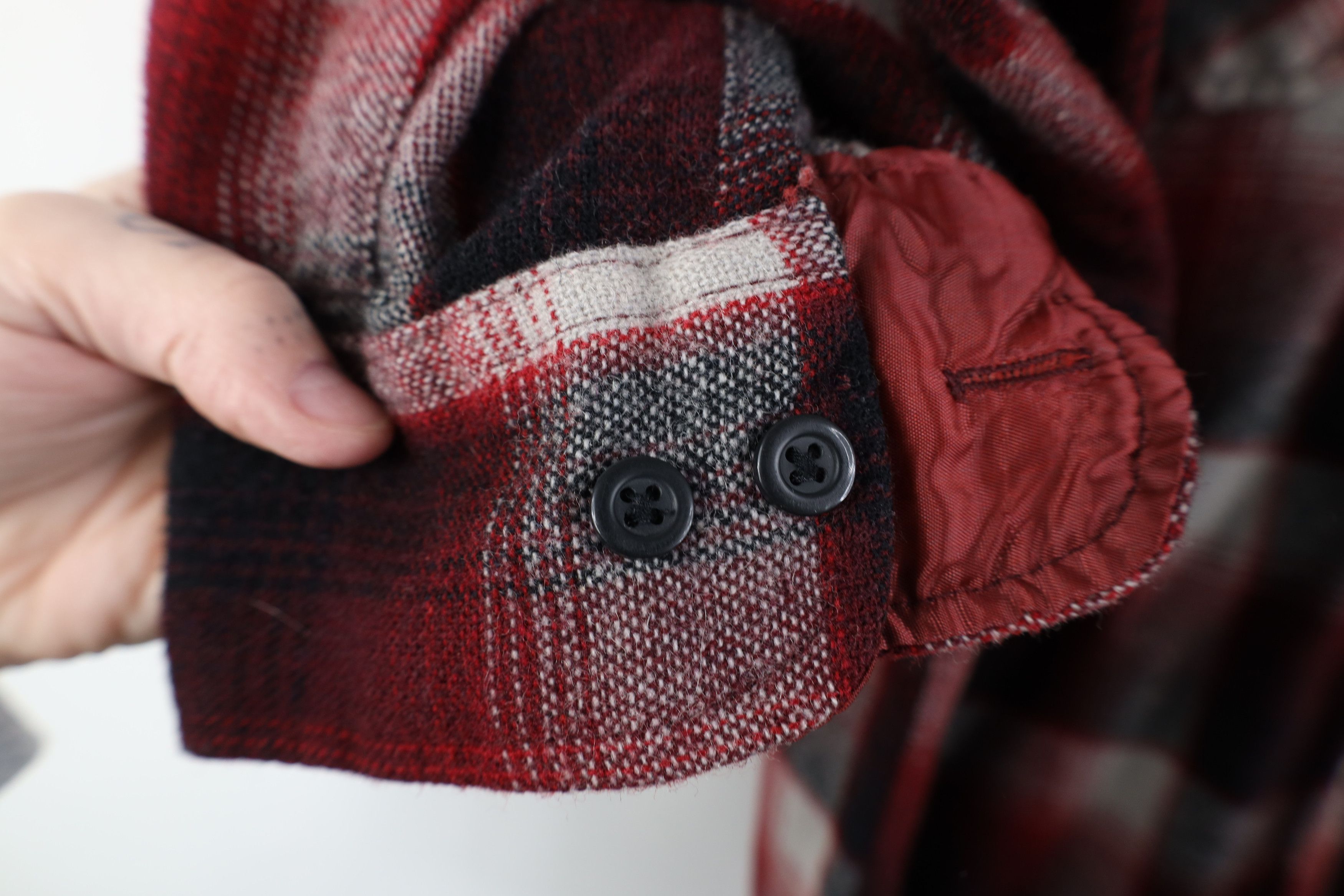 Vintage Vintage 70s Streetwear Knit Collared Button Shirt Red Plaid Size US L / EU 52-54 / 3 - 6 Thumbnail