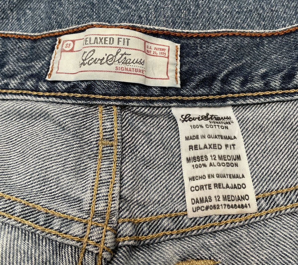 Designer × Levi's × Vintage Vintage Brand Levi’s Signature Jeans 2000s Size US 31 - 12 Thumbnail