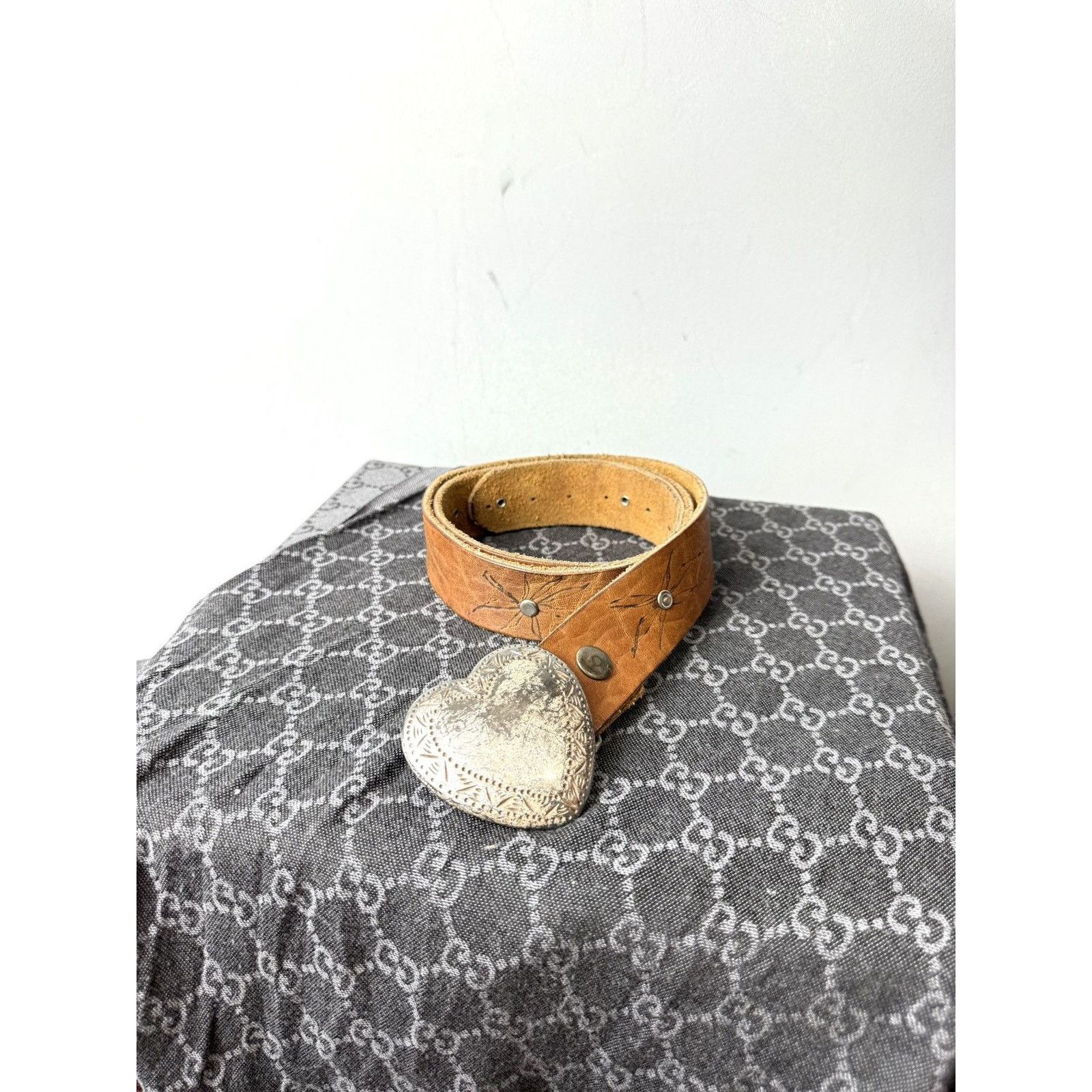 Cowboy Equipment Vintage Metal Heart Leather Cowboy Belt Western American Size ONE SIZE - 1 Thumbnail