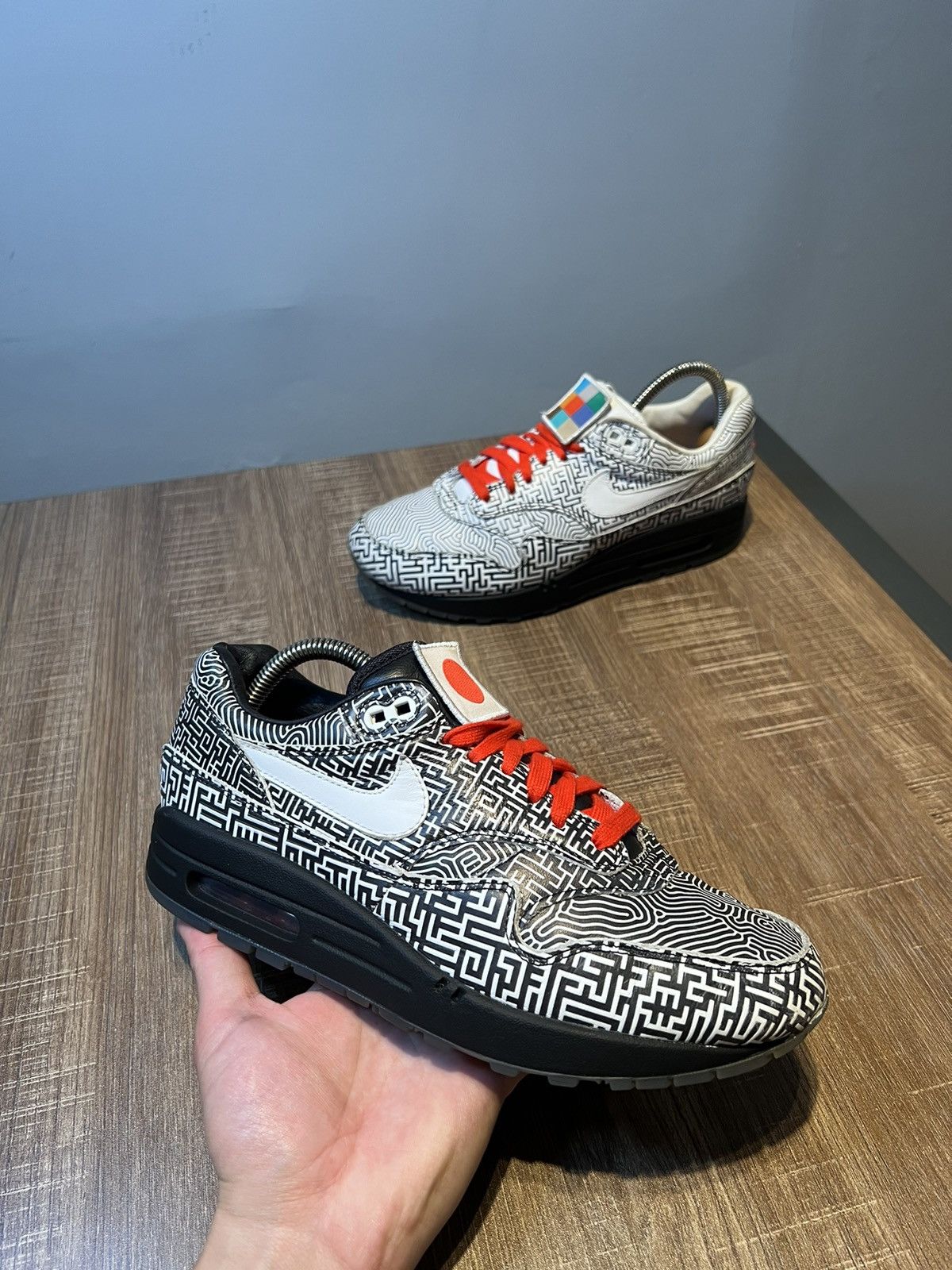 Size Nike Air Max On Air: Tokyo Maze Shoes Sneakers