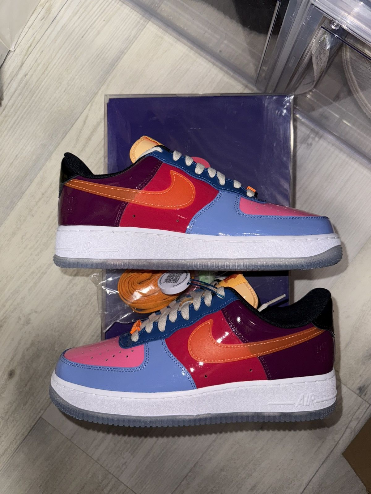 Nike × Undefeated Undefeated Nike Air Force 1 Low Multi Patent Total Orange Size US 8 / EU 41 - 2 Thumbnail