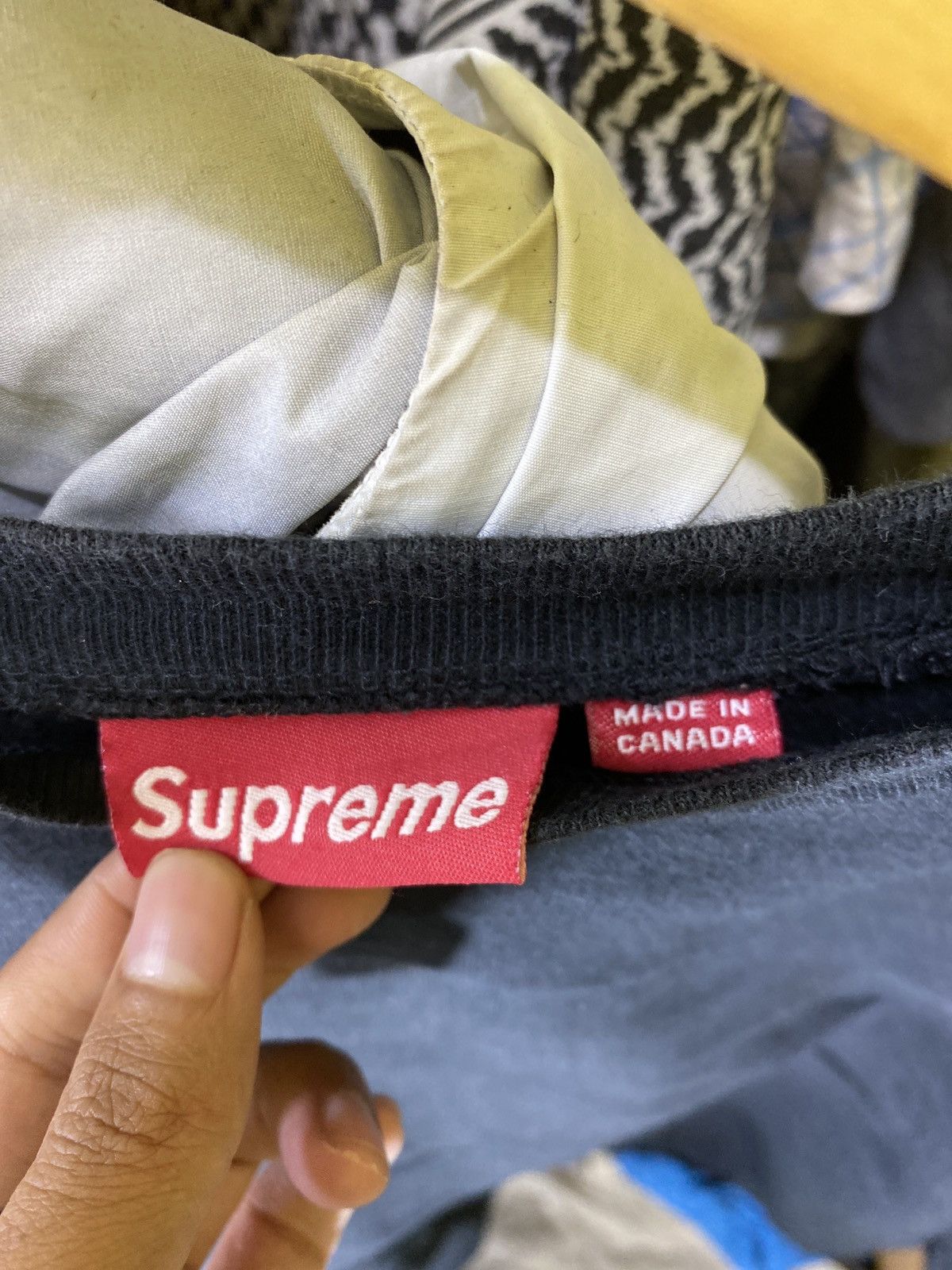 Supreme supreme script black on black small logo Size US L / EU 52-54 / 3 - 3 Thumbnail