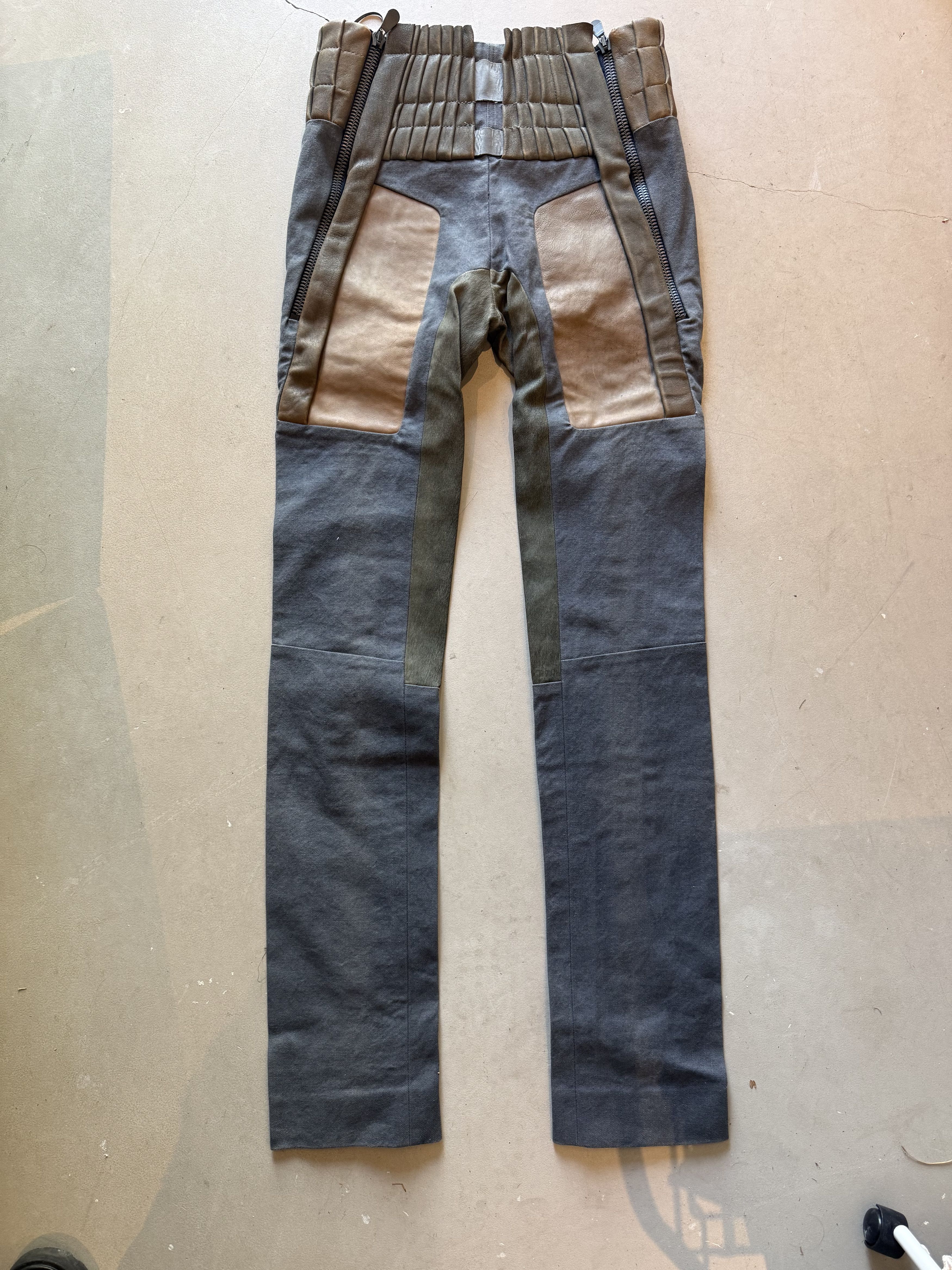 Balenciaga BALENCIAGA PANTS SPRING SUMMER 2010 Size 26" / US 2 / IT 38 - 1 Thumbnail