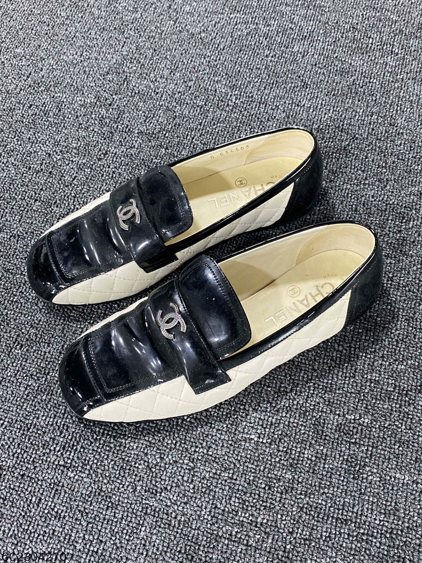 Chanel Chanel Black Lowtop Sneakers us_6 Women Size US 6 / IT 36 - 1 Thumbnail