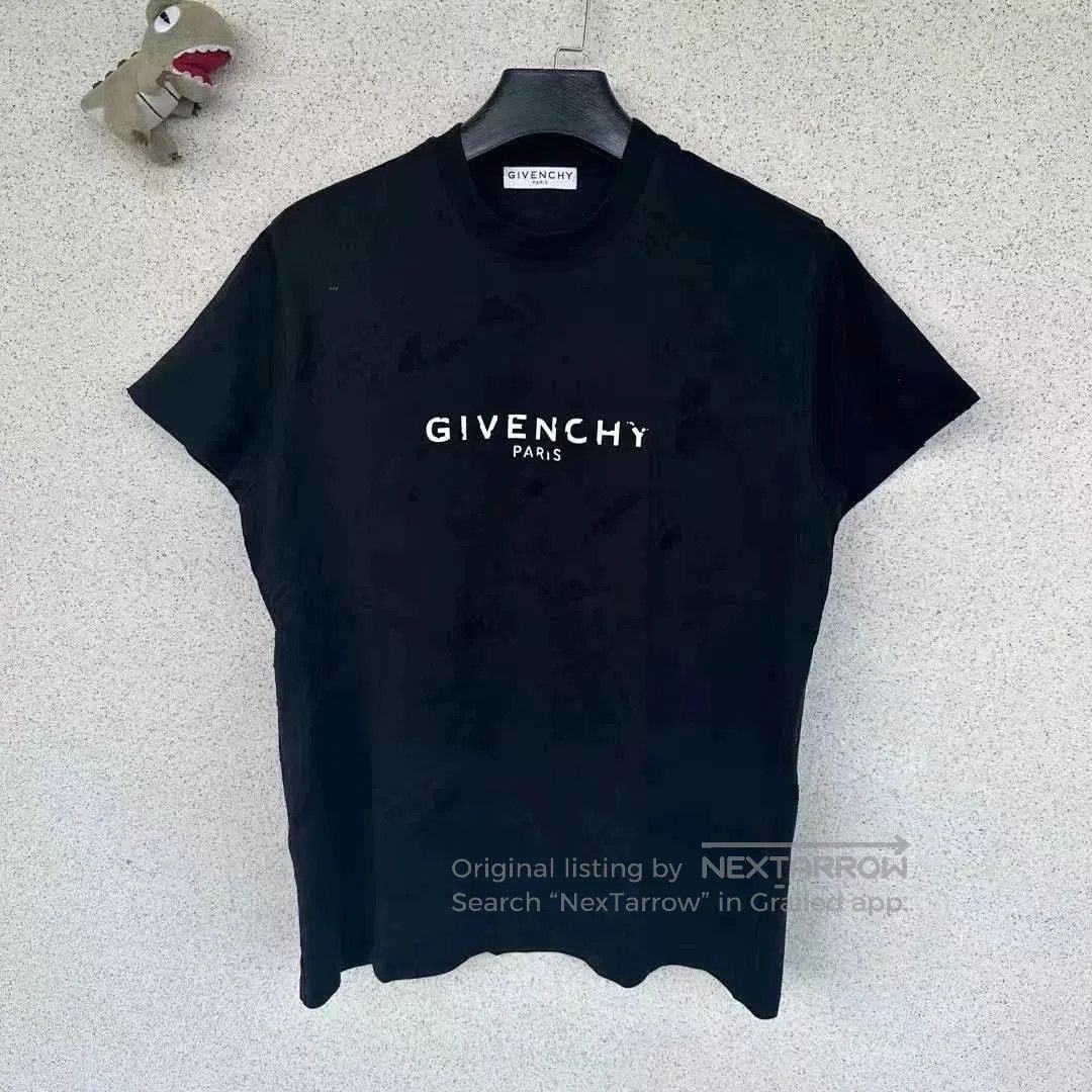 Givenchy Givenchy New Oversized Large Hole Tee. Size XXS / US 00 / IT 34 - 1 Thumbnail