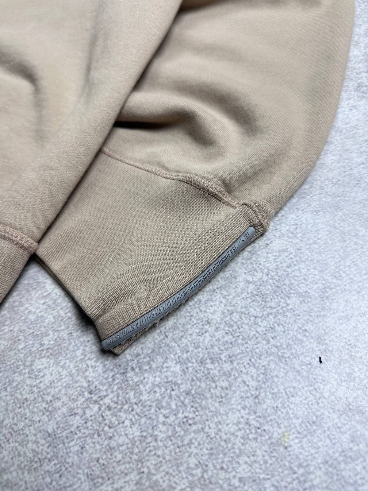 Nike Vintage Nike Swoosh Beige Boxy Sweatshirt M Size US M / EU 48-50 / 2 - 6 Thumbnail