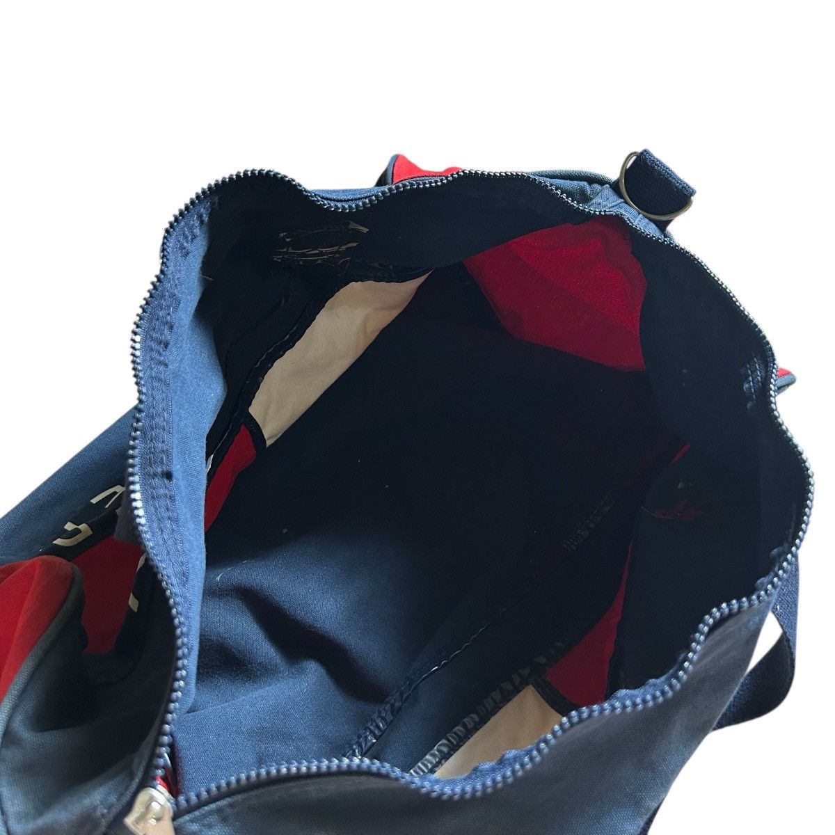 Tommy Hilfiger Vintage Tommy Hilfiger Big Logo Duffel Bag Size ONE SIZE - 11 Thumbnail