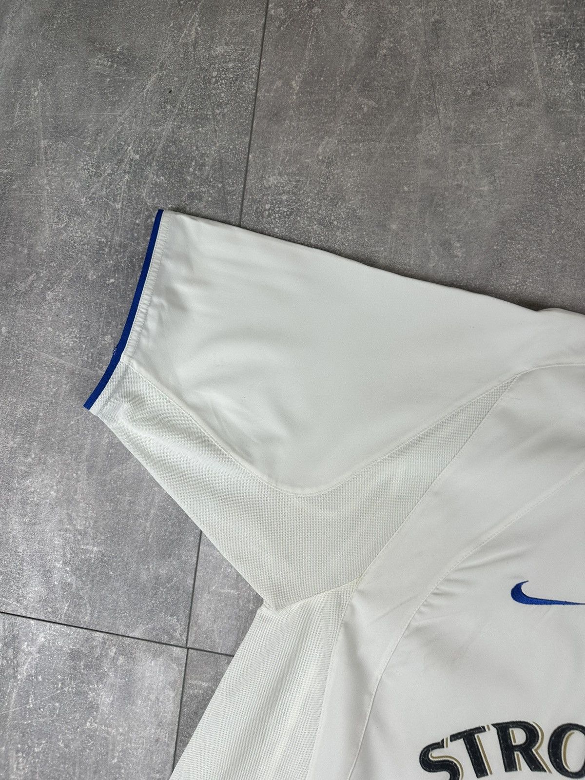 Nike Nike Leeds United 2002/03 Home Soccer Jersey Size US L / EU 52-54 / 3 - 13 Thumbnail