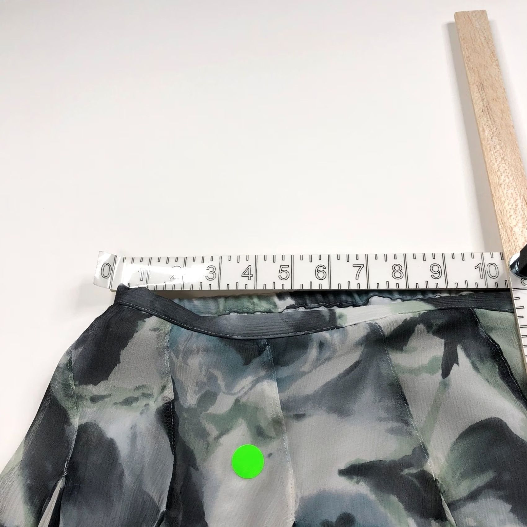 Coldwater Creek Coldwater Creek Skirt Ladies Small 14-16 33In 100% Silk Gray Floral Pull On Mini Short Boho Vintage? No Size 36" / US 14 / IT 50 - 6 Thumbnail