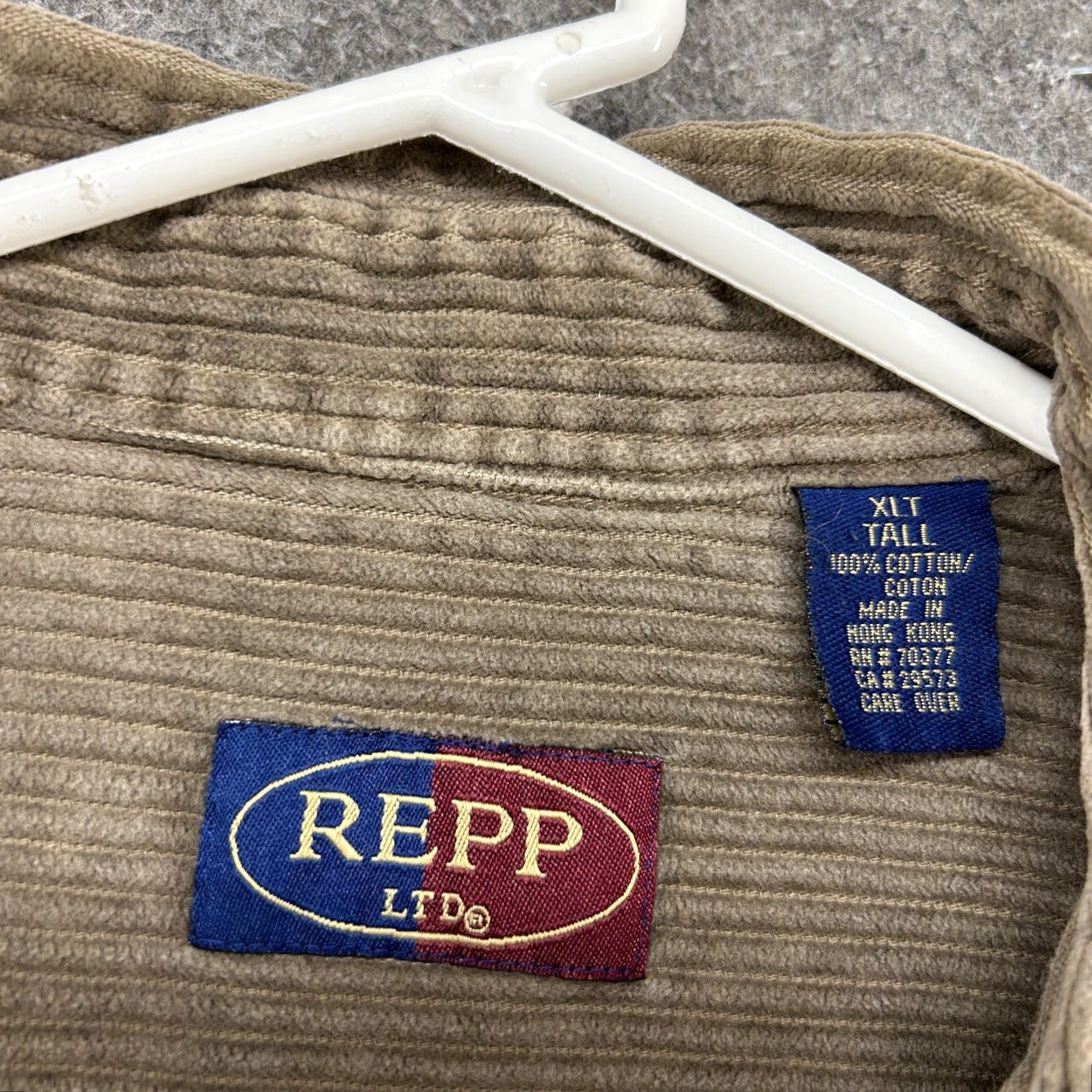 Vintage VINTAGE Repp Corduroy Shirt Mens XLT Brown Button-Up Long Sleeve 90s Thick Cotton Casual Pocket Pockets Size US XL / EU 56 / 4 - 4 Thumbnail