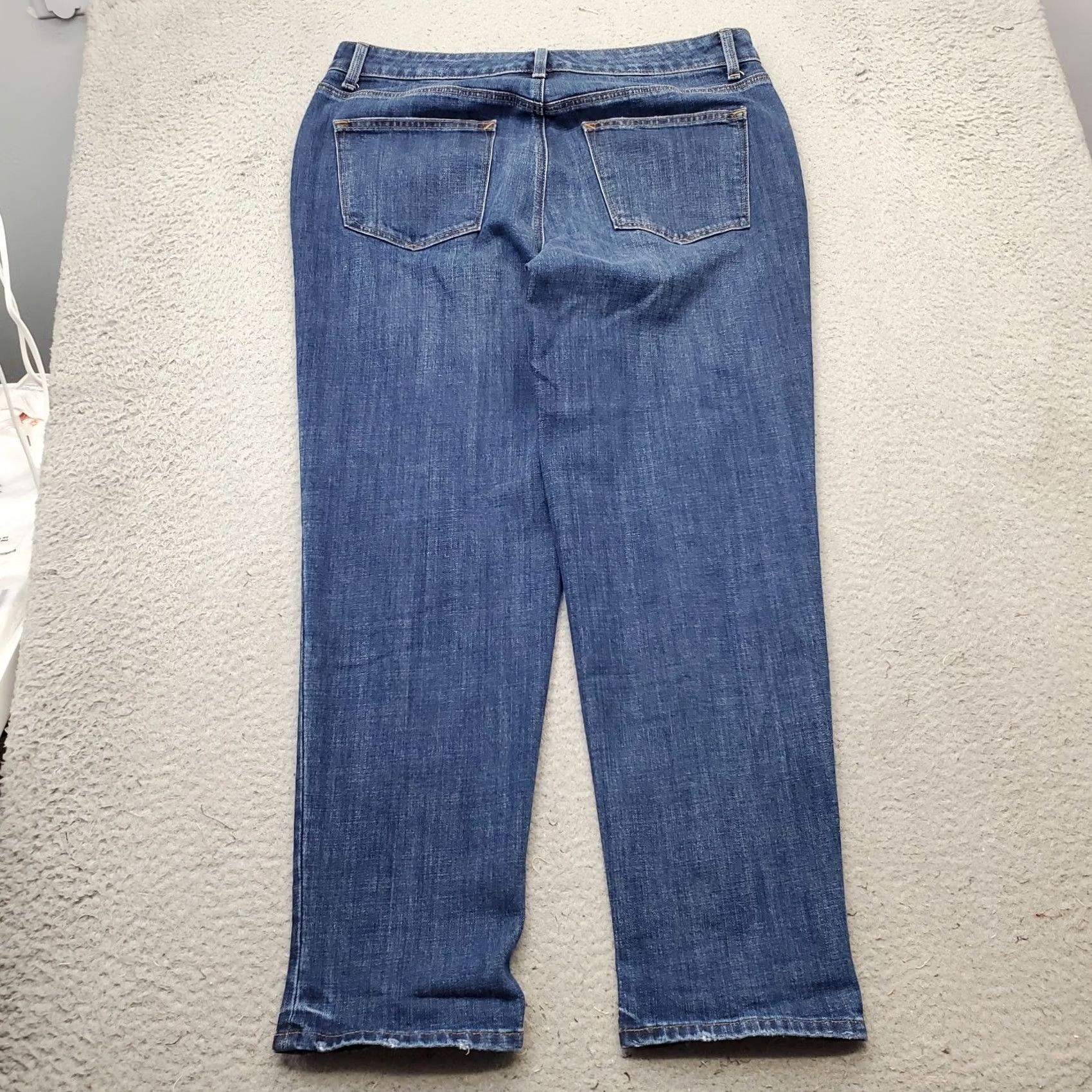 Talbots Talbots Everyday Jeans Womens 12 Blue Denim Relaxed Fit Tapered Leg Medium Wash Jeans 12 Womens Blue Denim Talbots Jeans Relaxed 5-Pocket Size 34" / US 12 / IT 48 - 2 Thumbnail