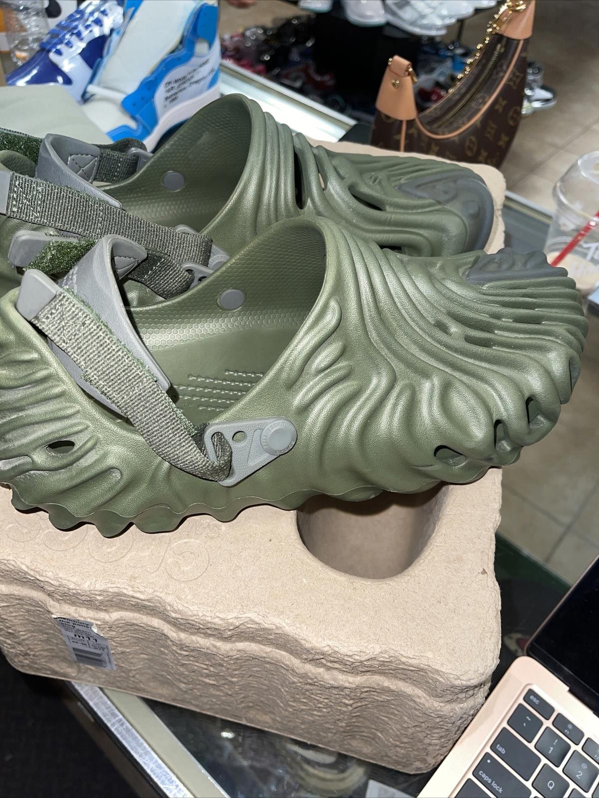 Designer Crocs x Salehe Bembury US 11 The Pollex Clog Cucumber | OG Size US 11 / EU 44 - 5 Thumbnail
