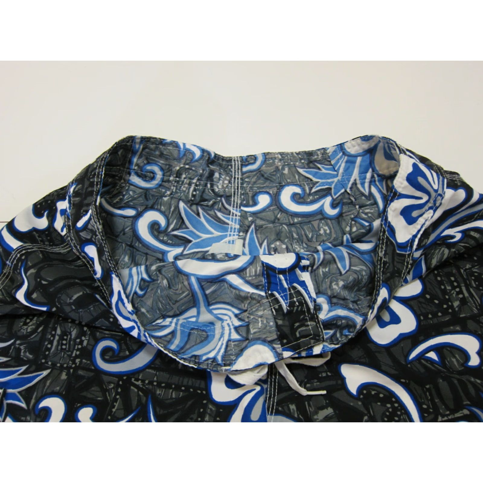 Quiksilver Quiksilver Board Shorts Men Size L Blue Black White Floral Hawaiian Surf Swim Bottom Size US 33 - 4 Thumbnail