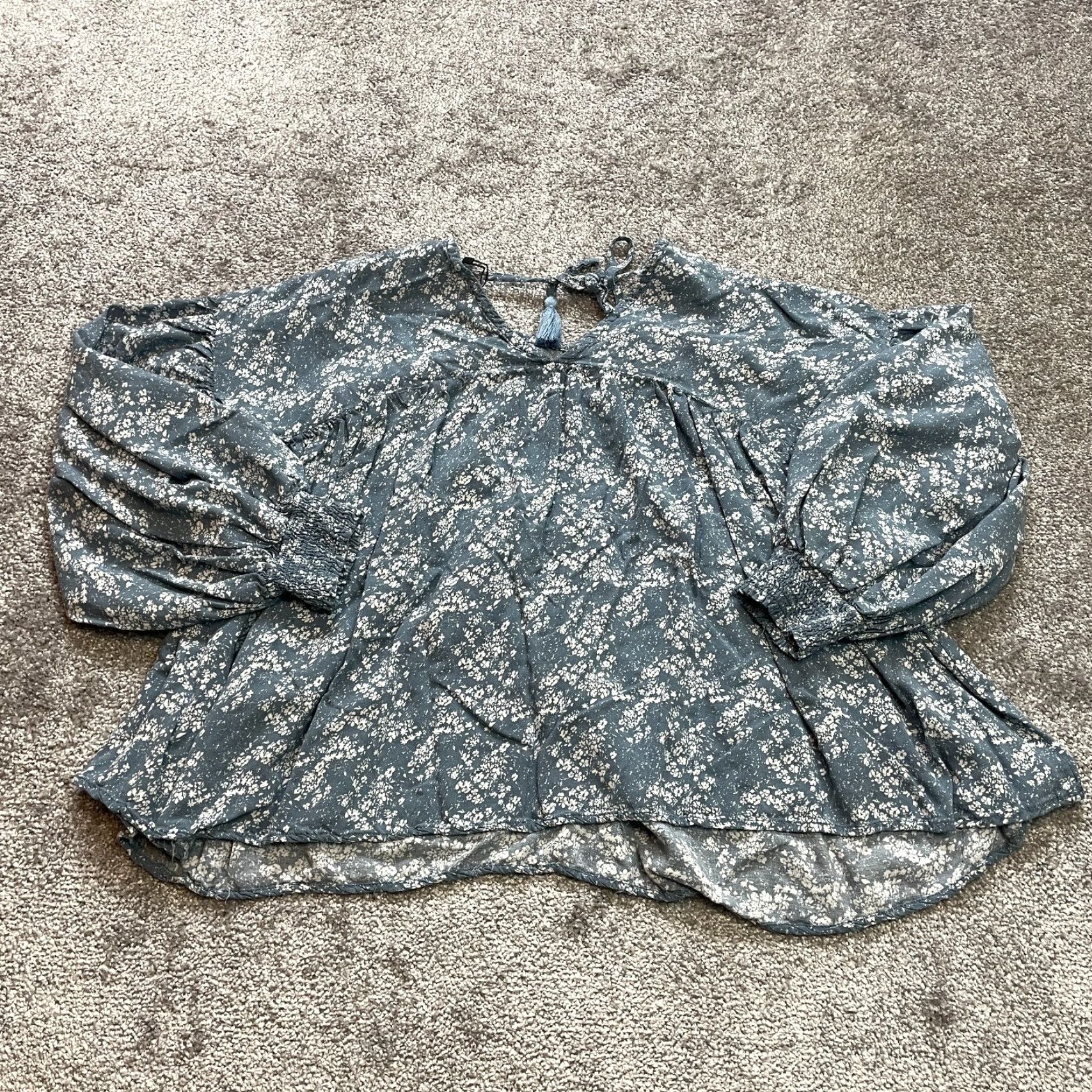 Vintage Gigi Blouse Womens Medium Light Blue Floral Long Sleeve Round Neck Button Knit Rayon Peasant Tunic All Seasons M Size M / US 6-8 / IT 42-44 - 8 Thumbnail